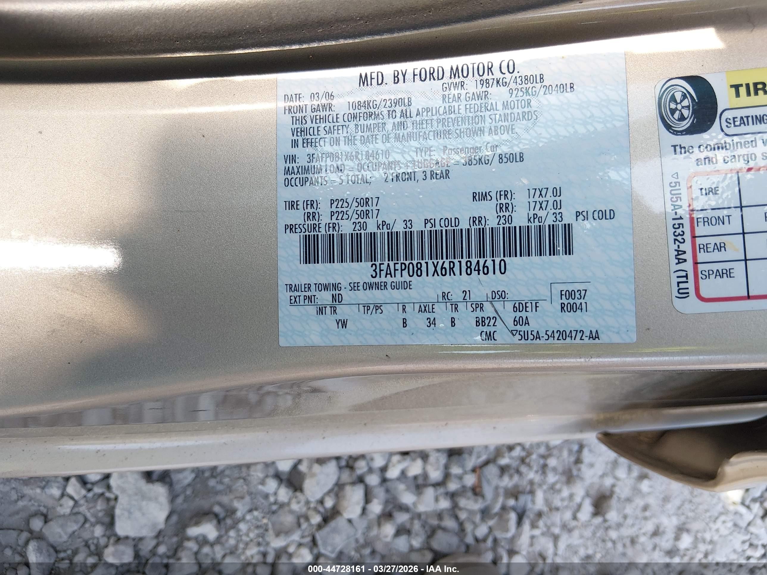 FORD FUSION image 9