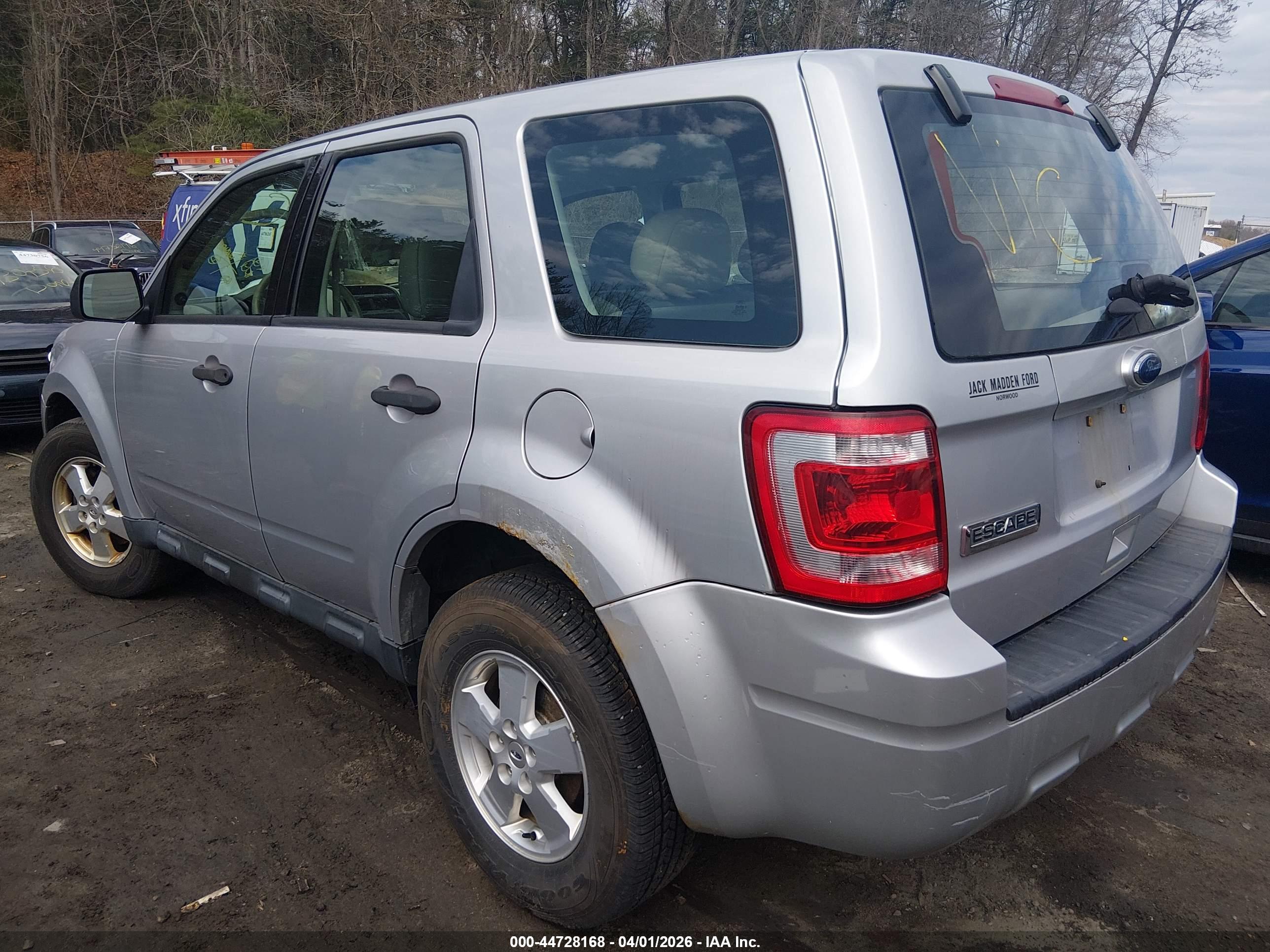 FORD ESCAPE image 3