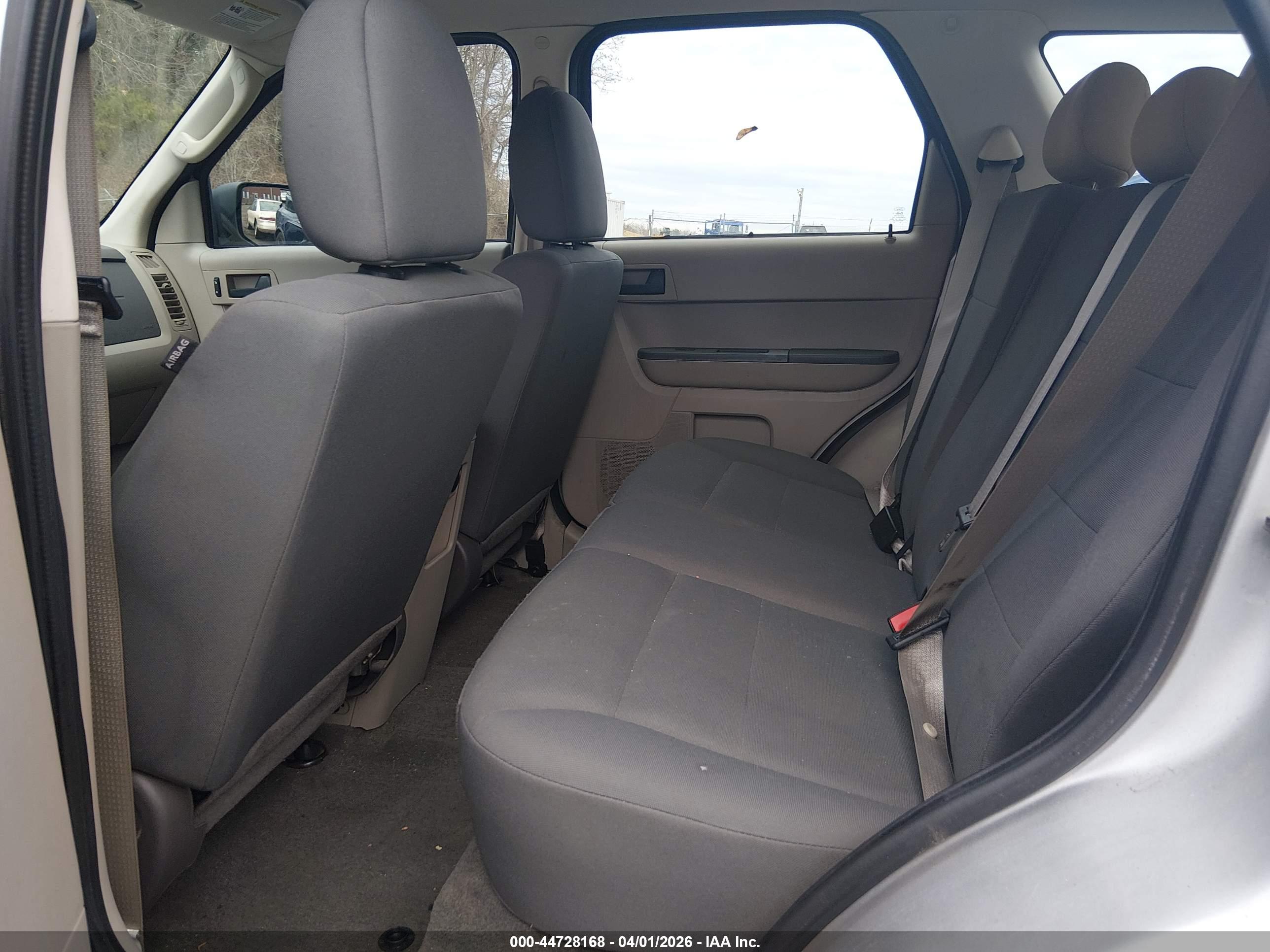 FORD ESCAPE image 8