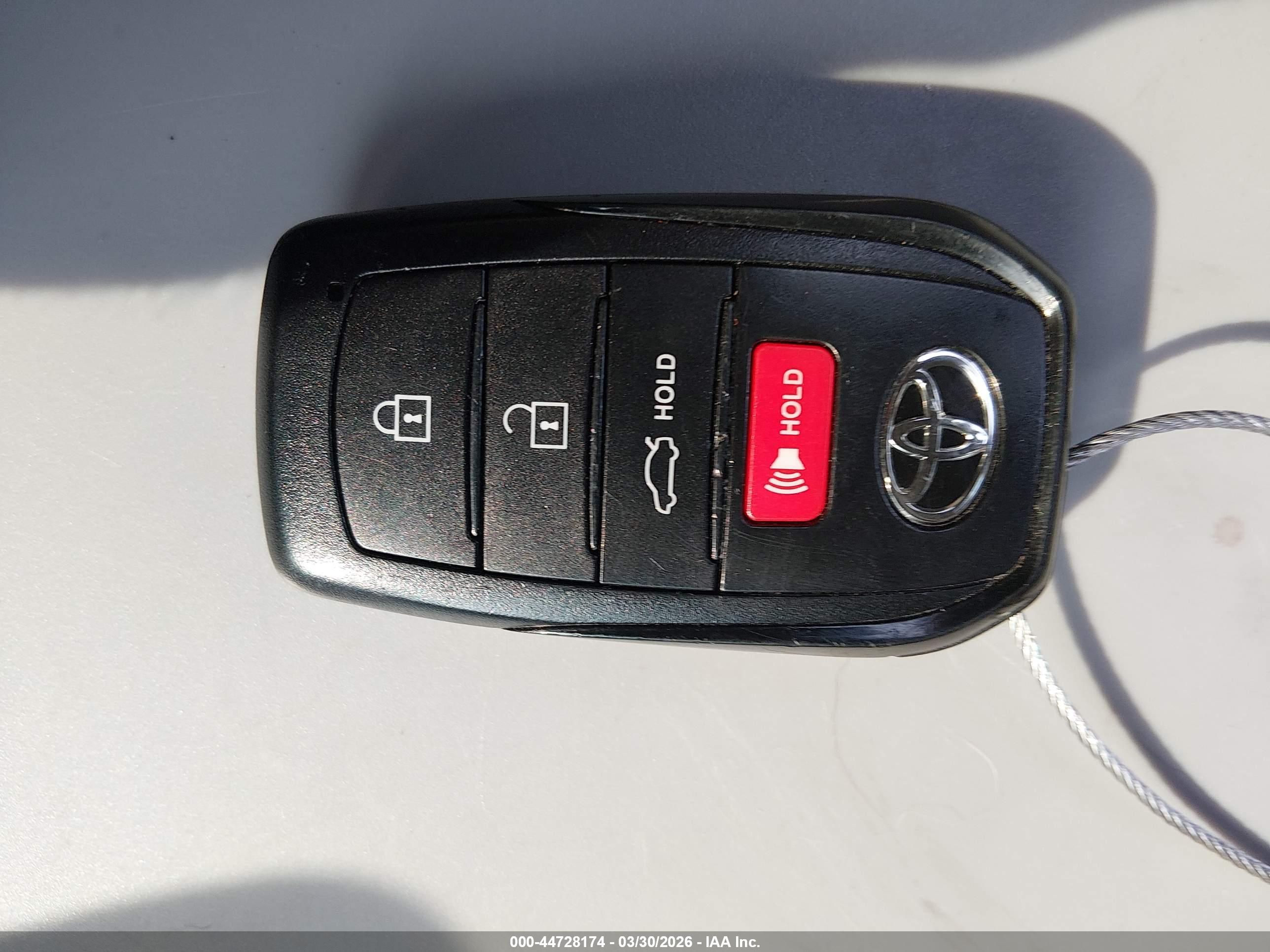TOYOTA CAMRY image 11