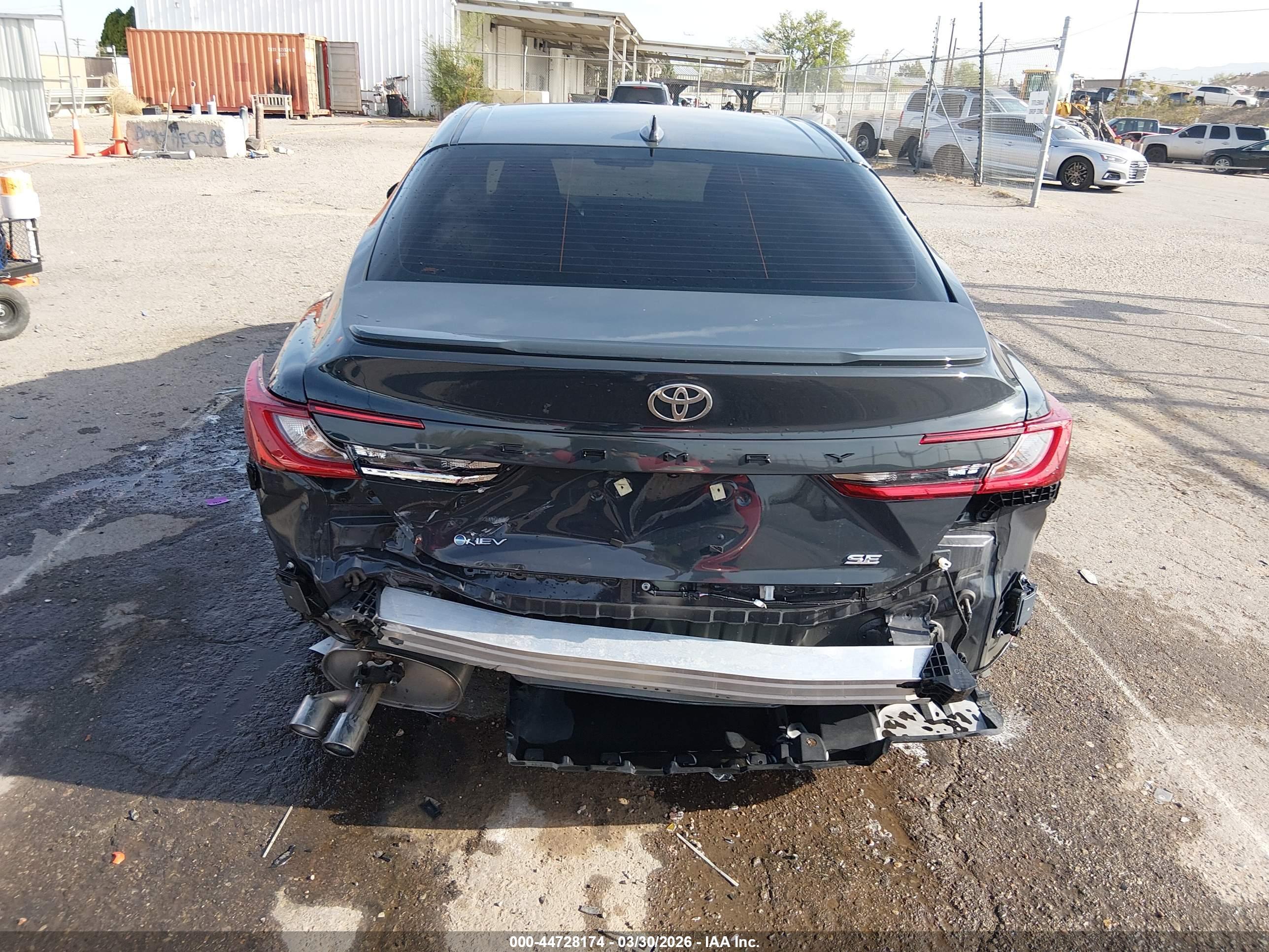 TOYOTA CAMRY image 6
