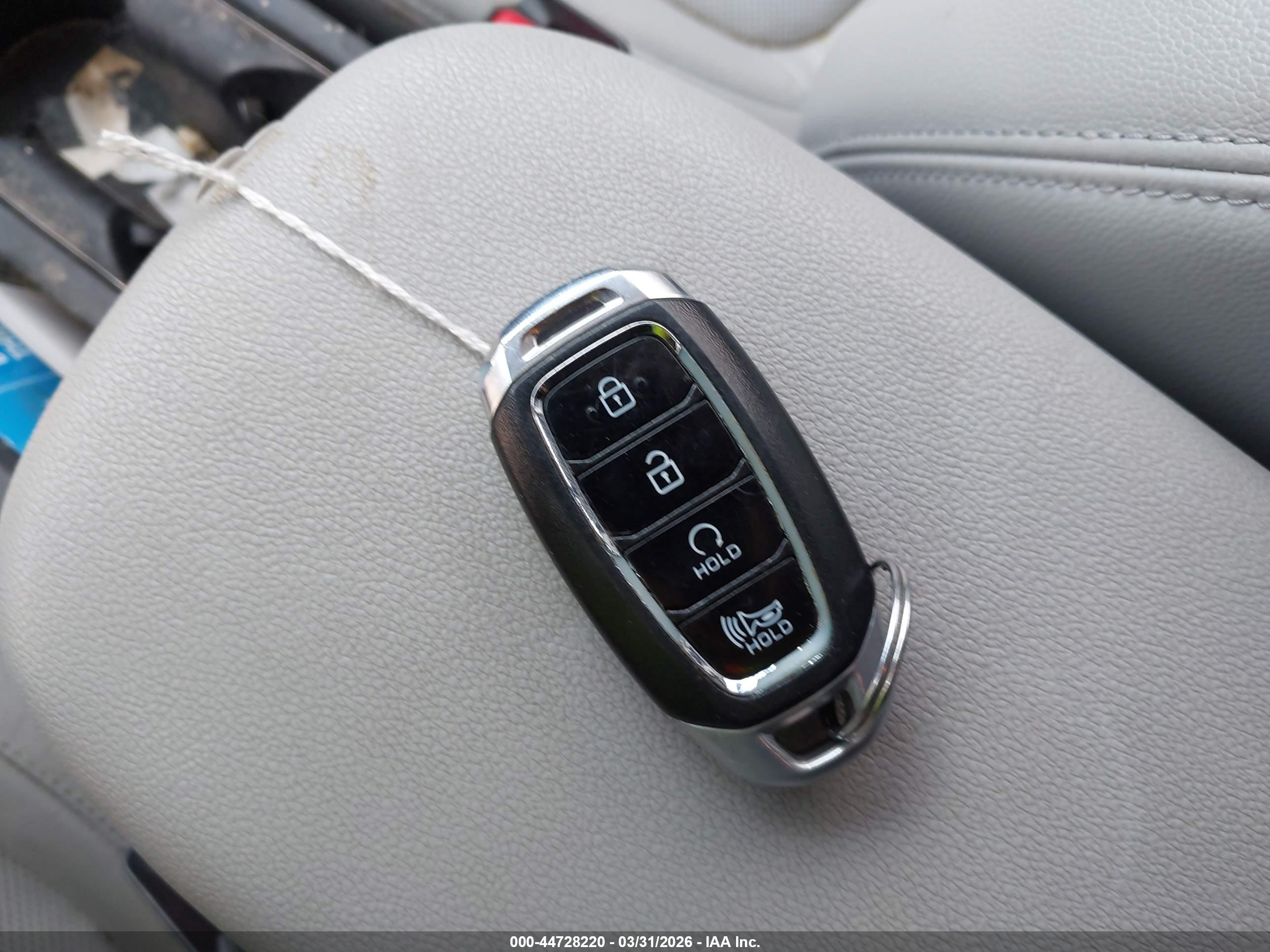 HYUNDAI KONA image 11