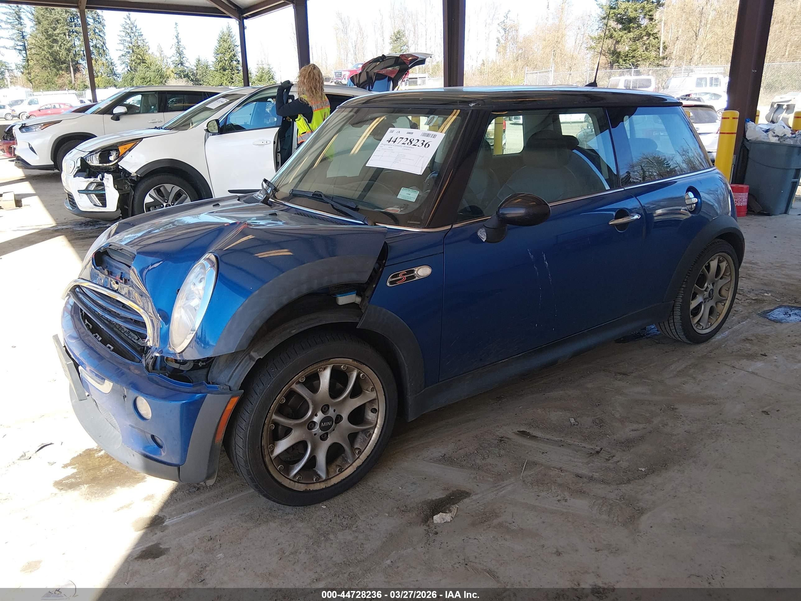 MINI COOPER image 2