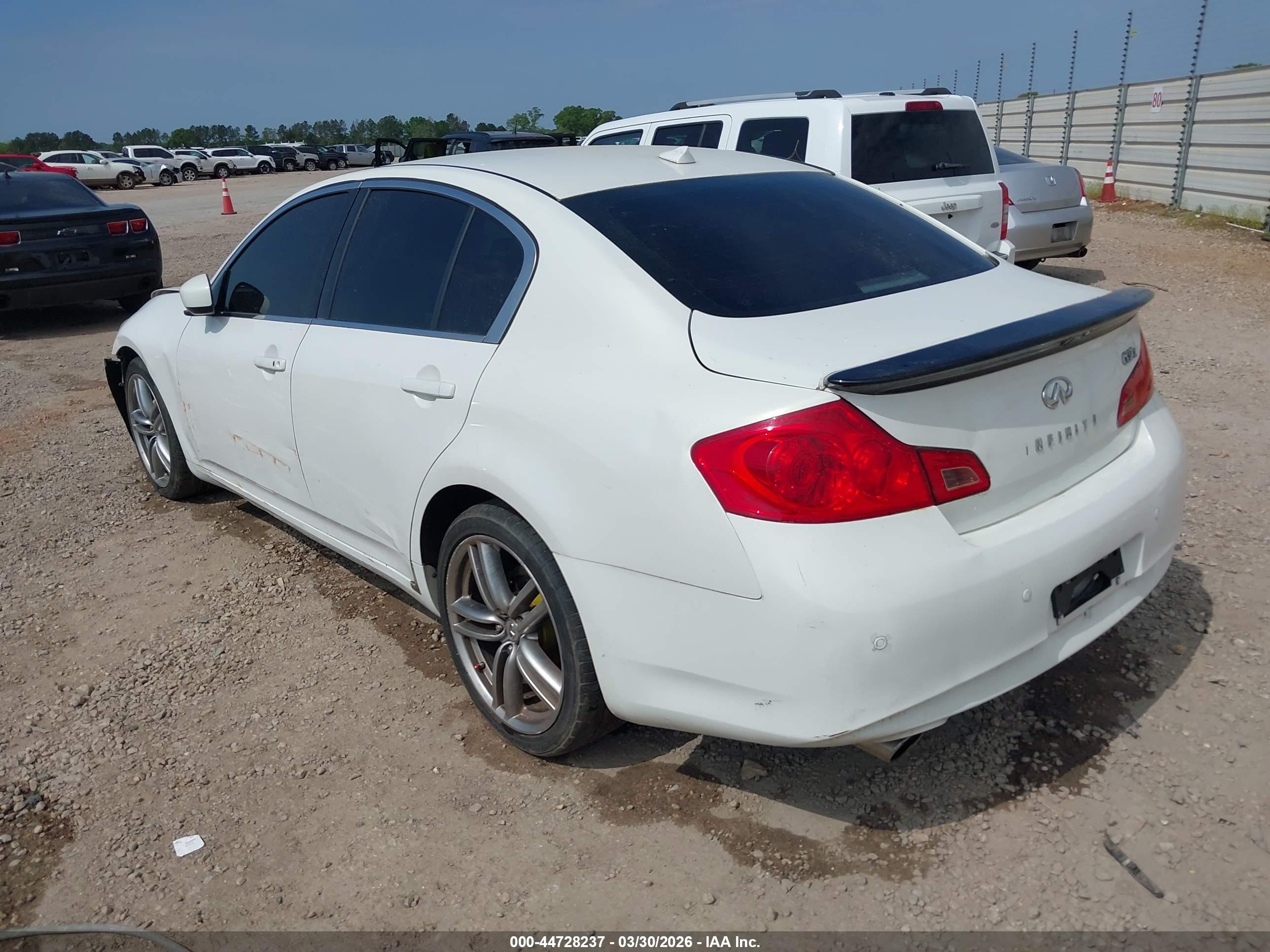INFINITI G37X image 3
