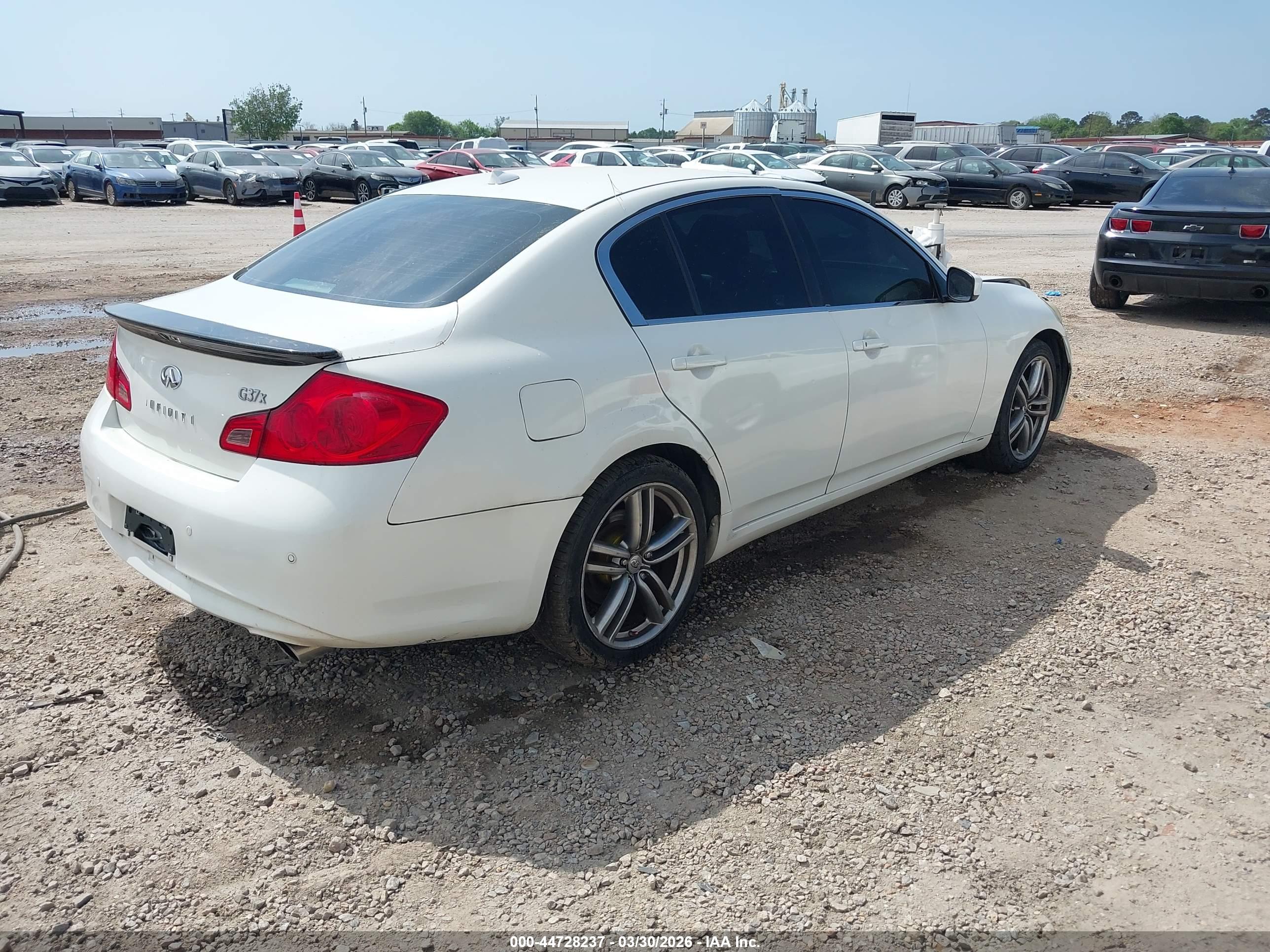 INFINITI G37X image 4