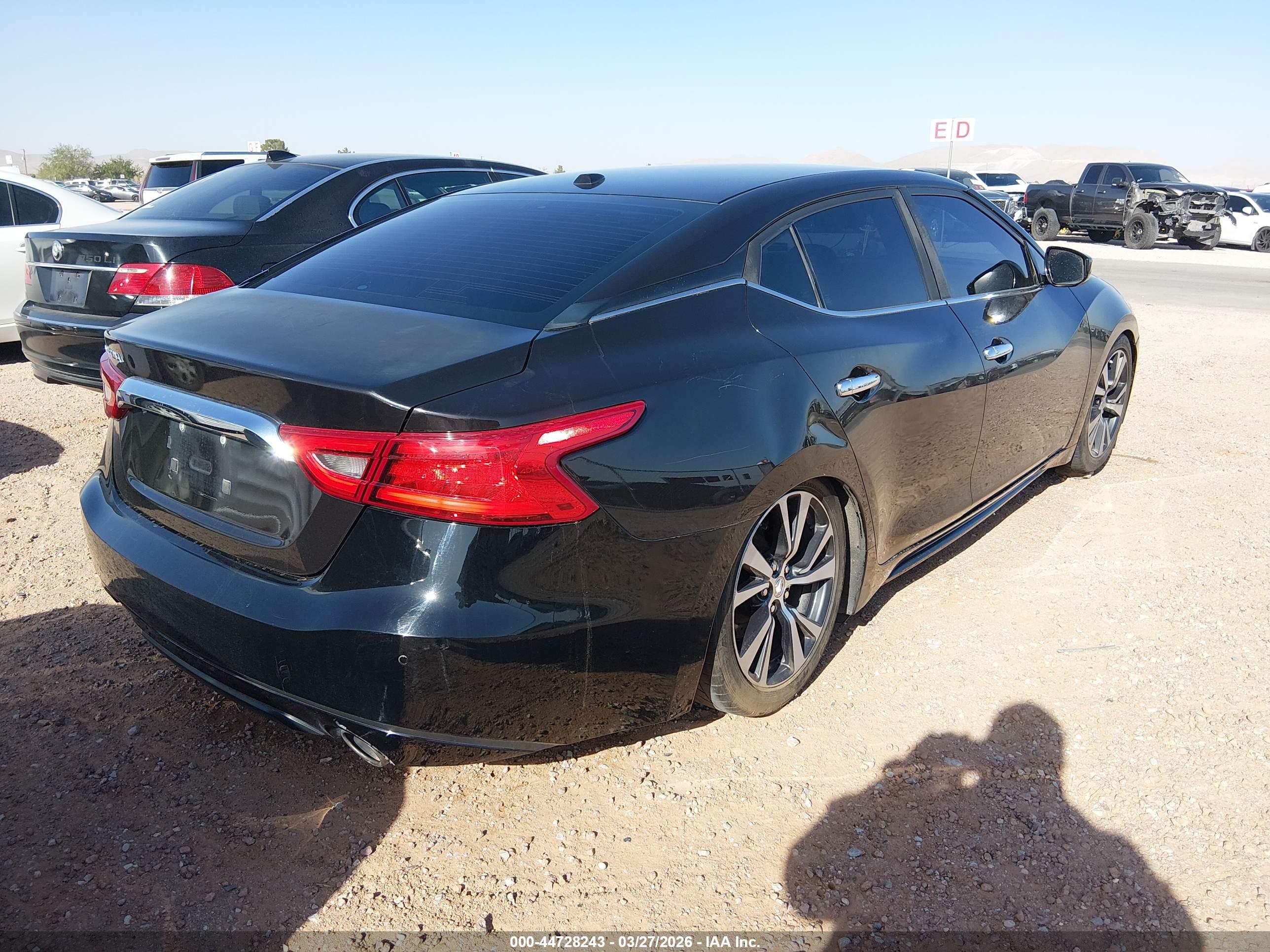 NISSAN MAXIMA image 4