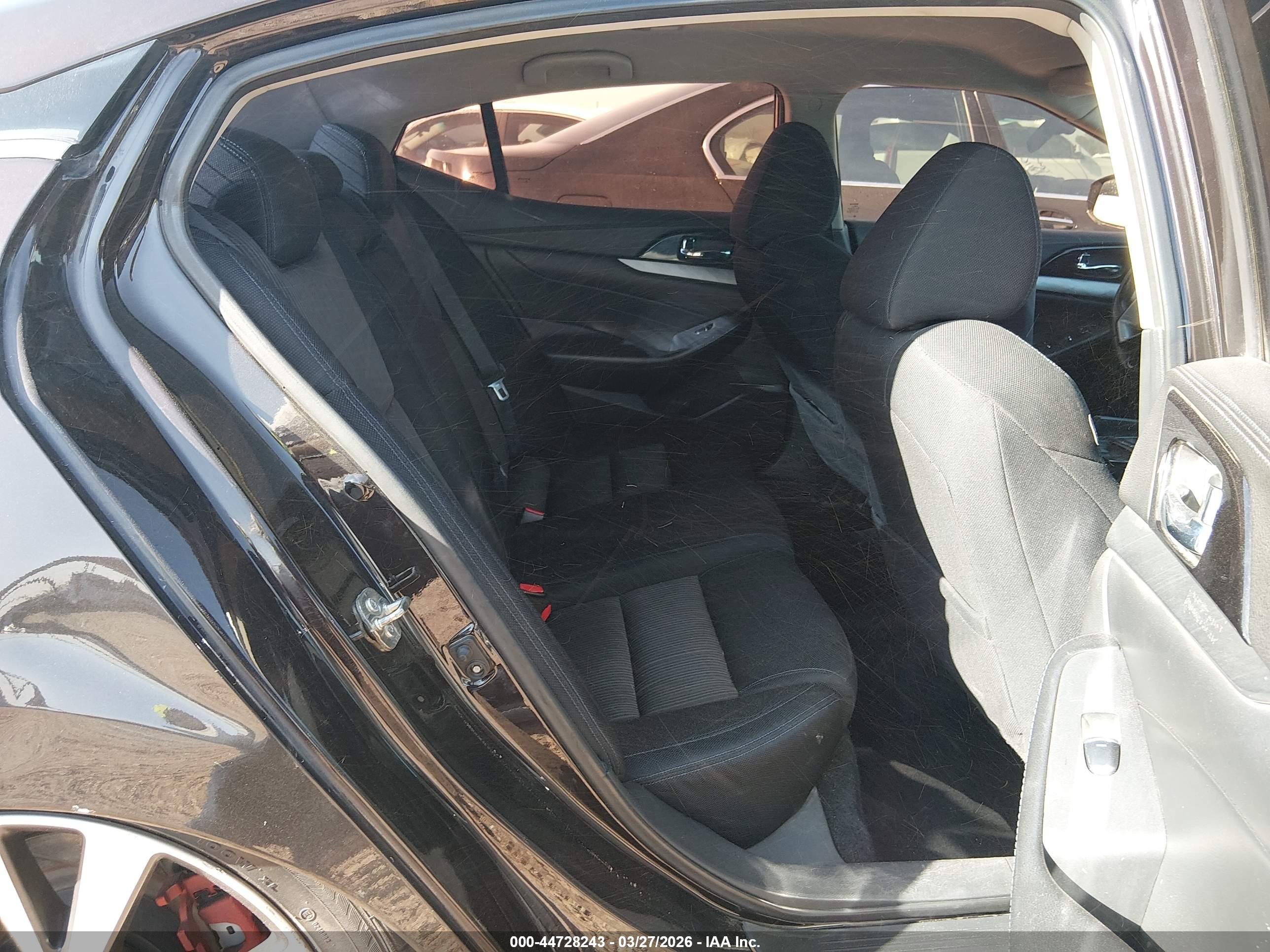 NISSAN MAXIMA image 8