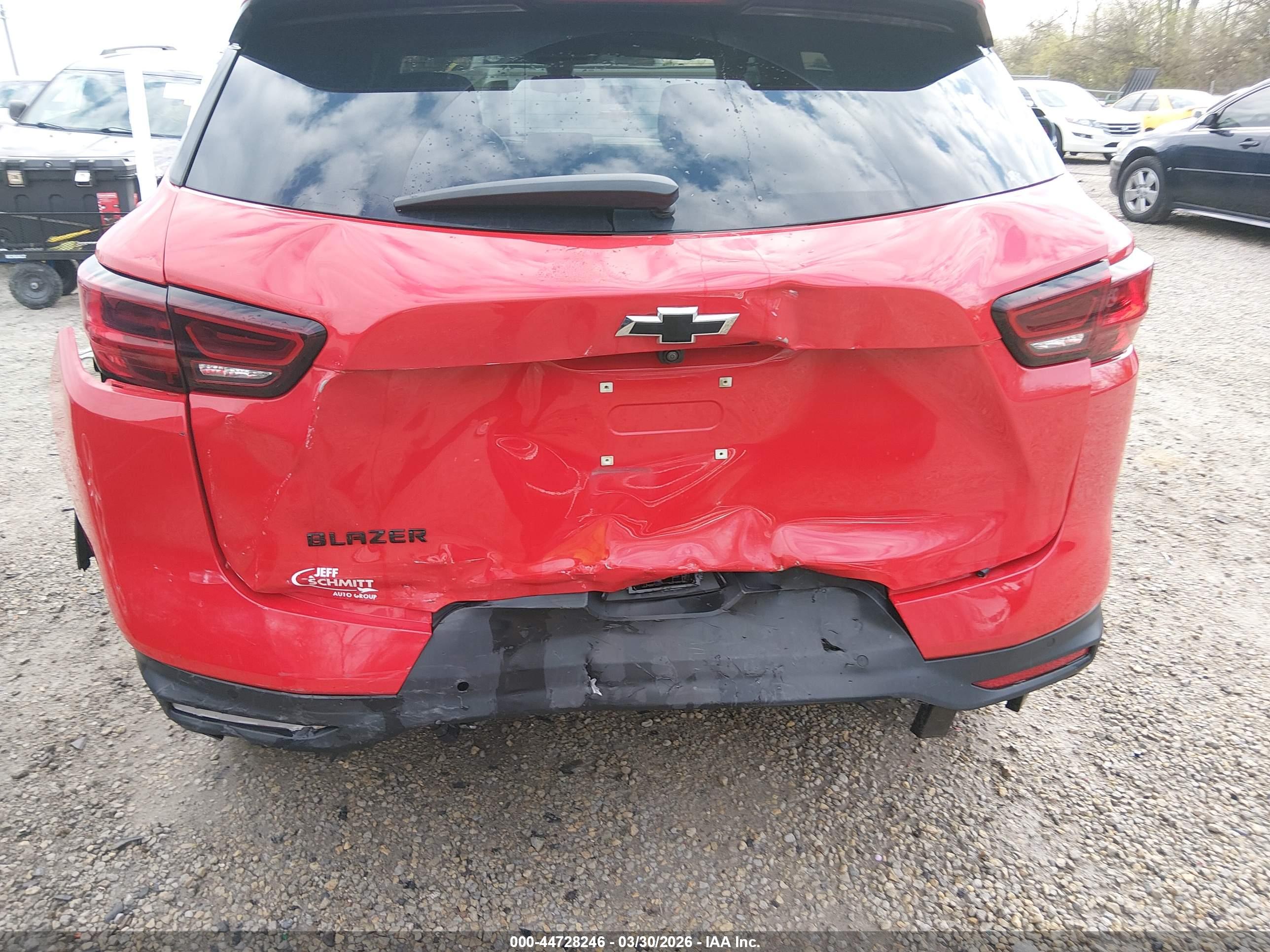 CHEVROLET BLAZER image 6