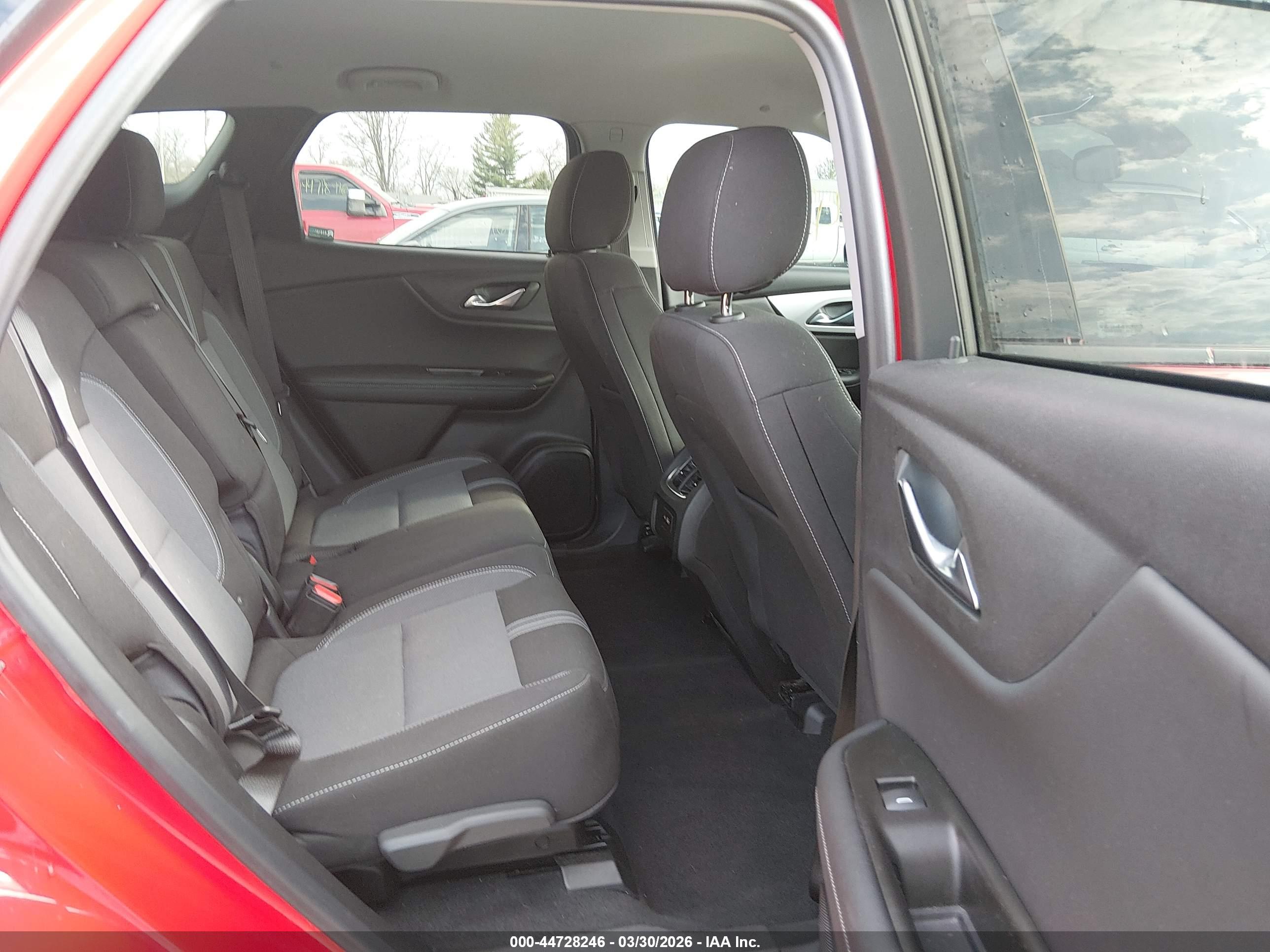 CHEVROLET BLAZER image 8