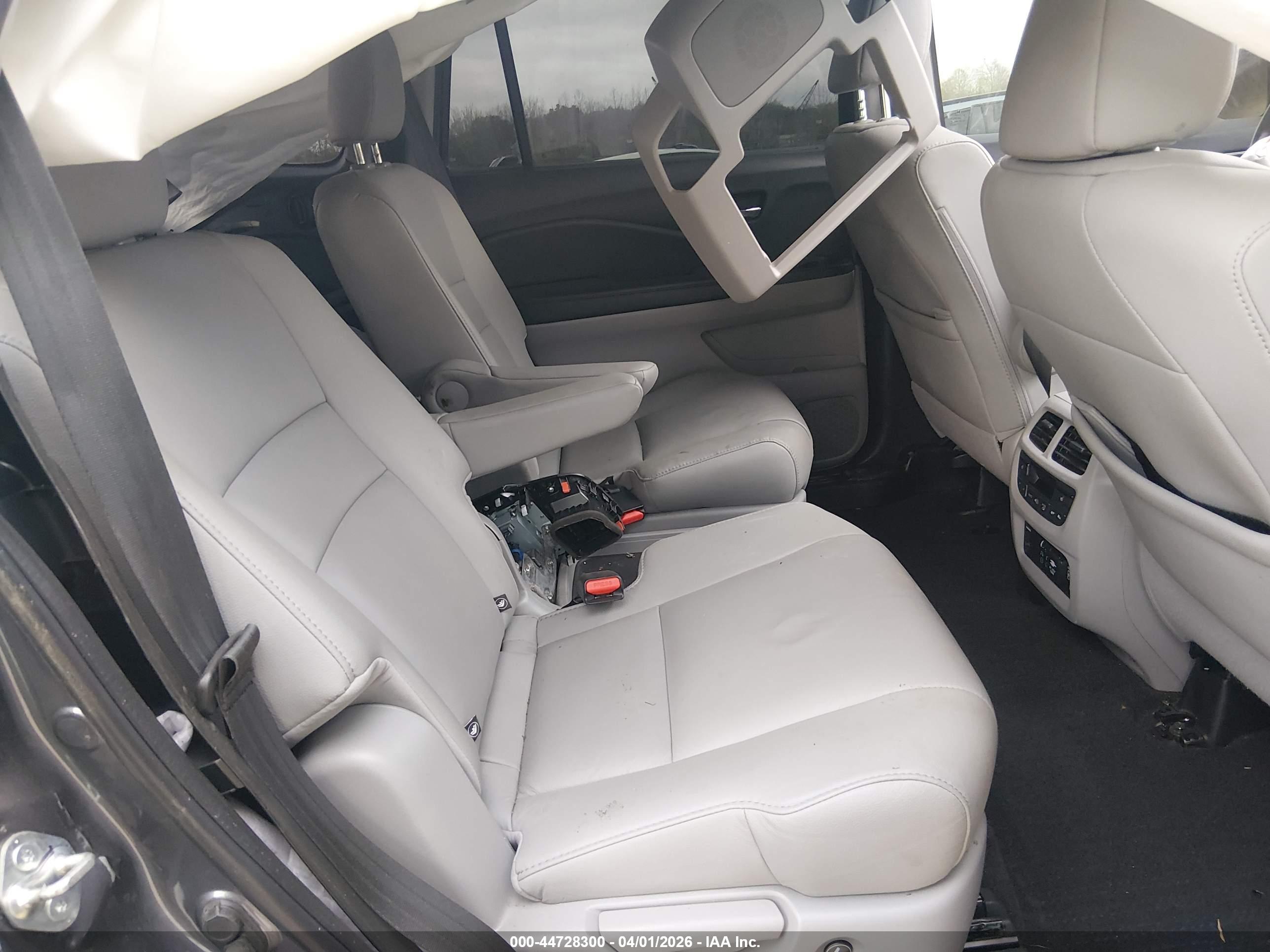 HONDA PILOT image 8