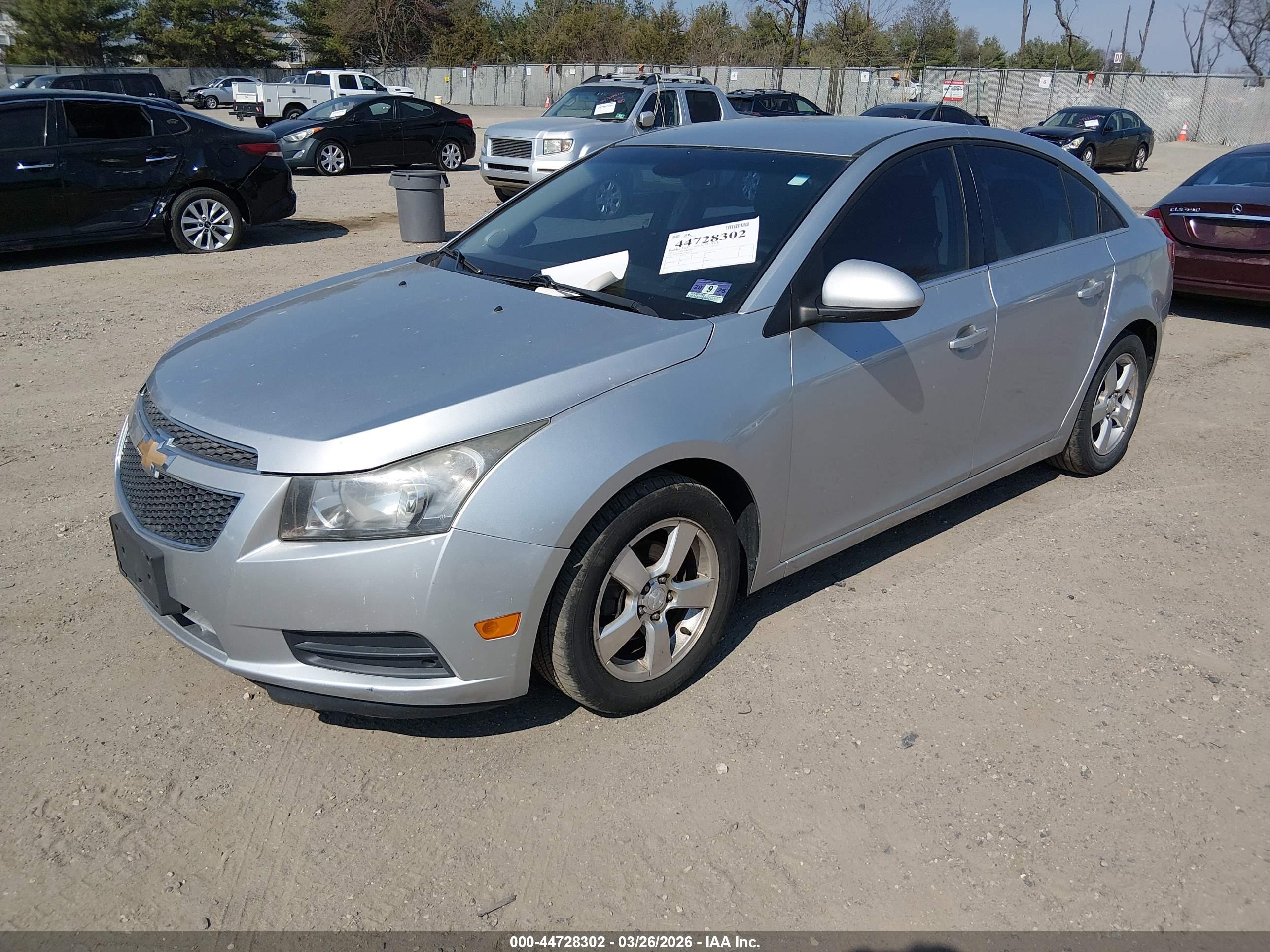CHEVROLET CRUZE image 2