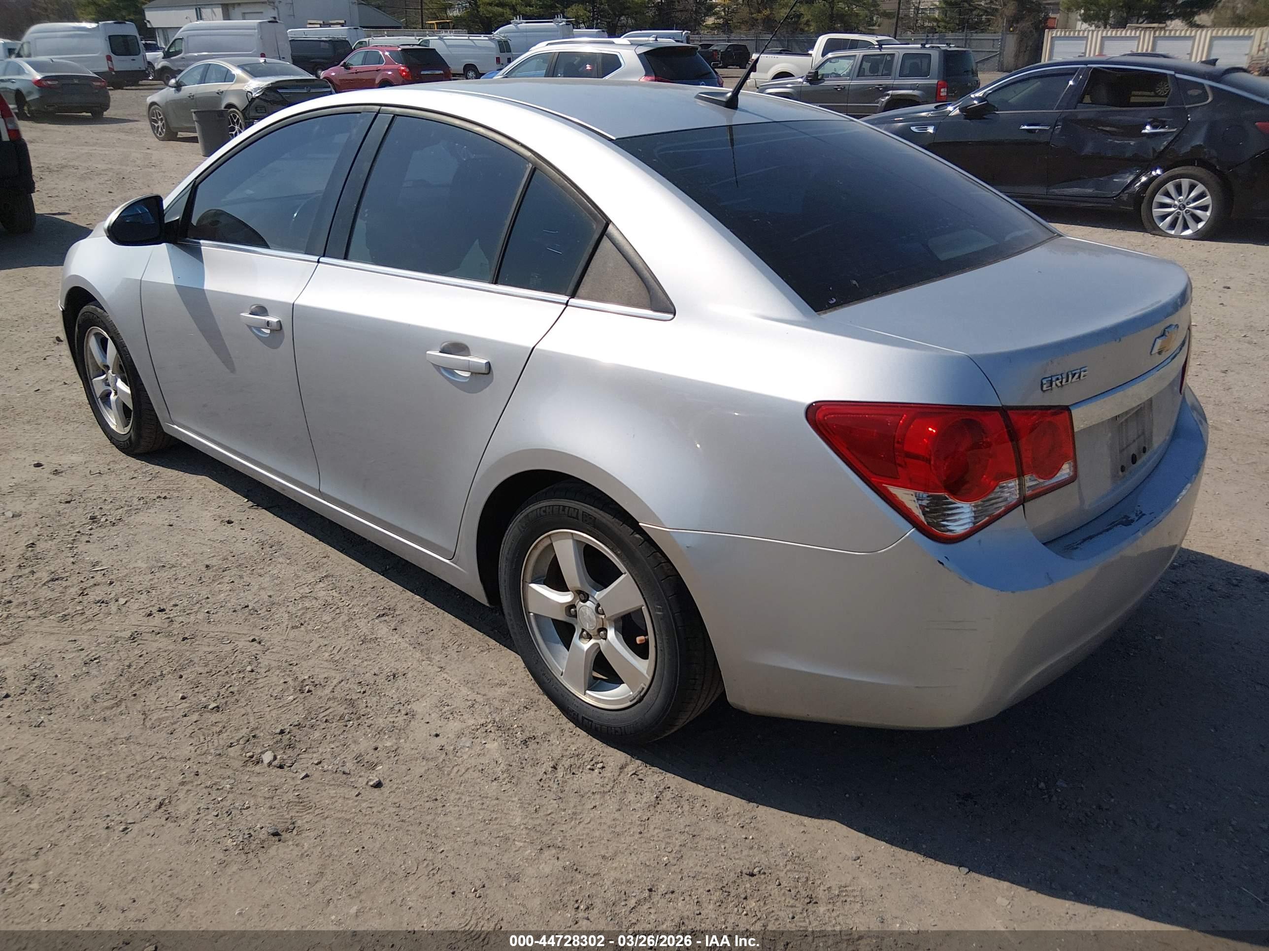 CHEVROLET CRUZE image 3