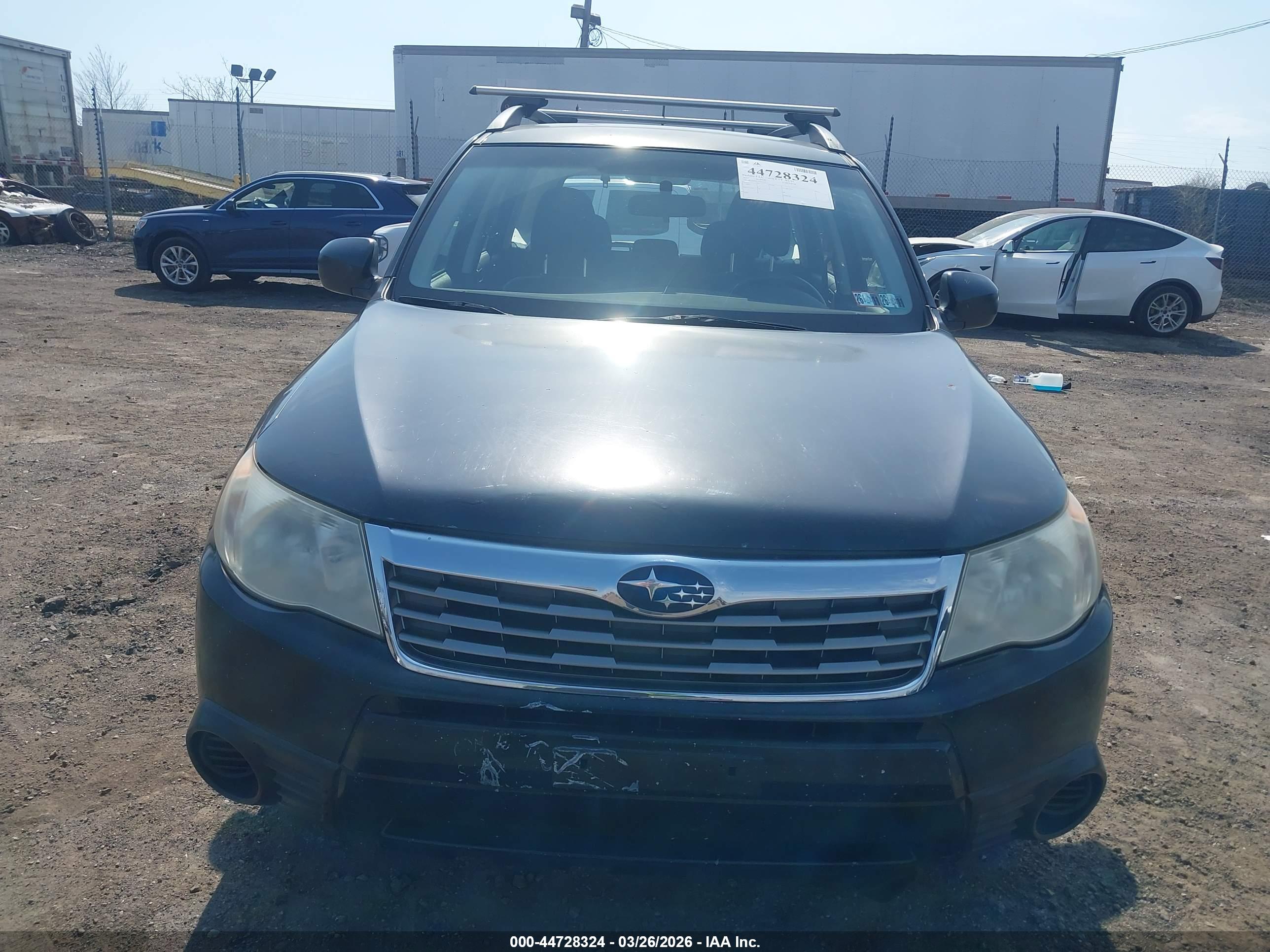 SUBARU FORESTER image 6