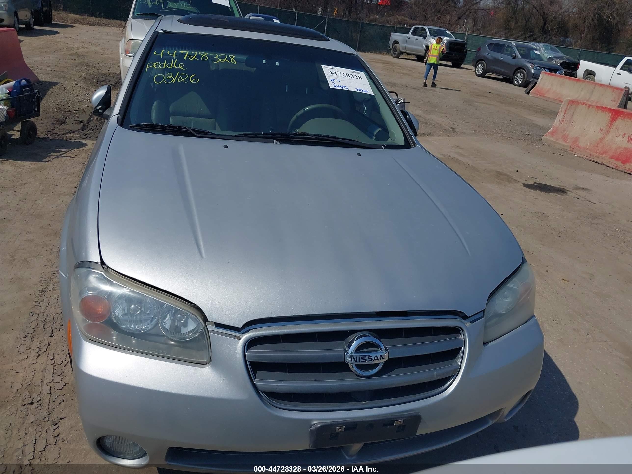 NISSAN MAXIMA image 6