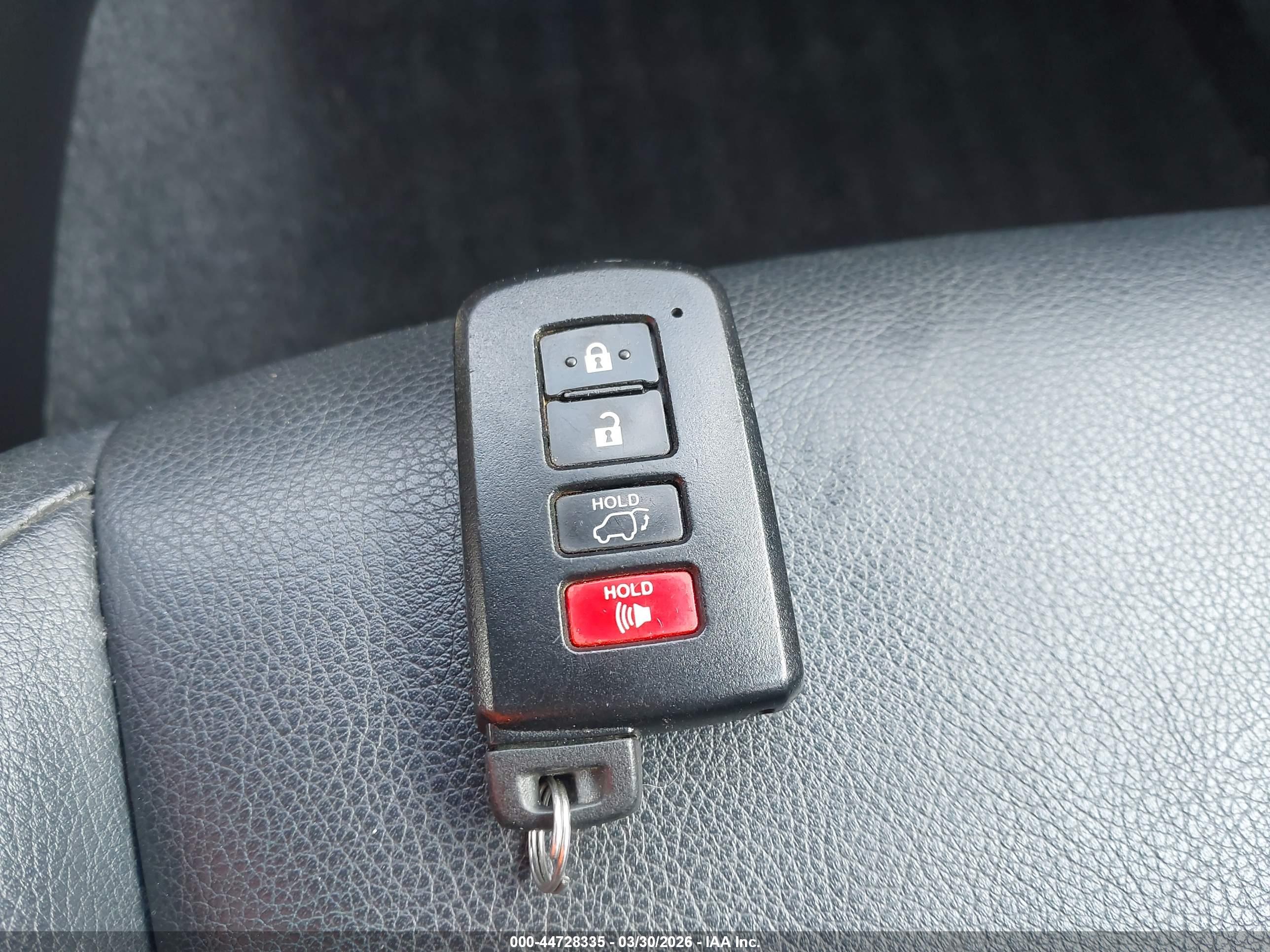 TOYOTA RAV4 image 11