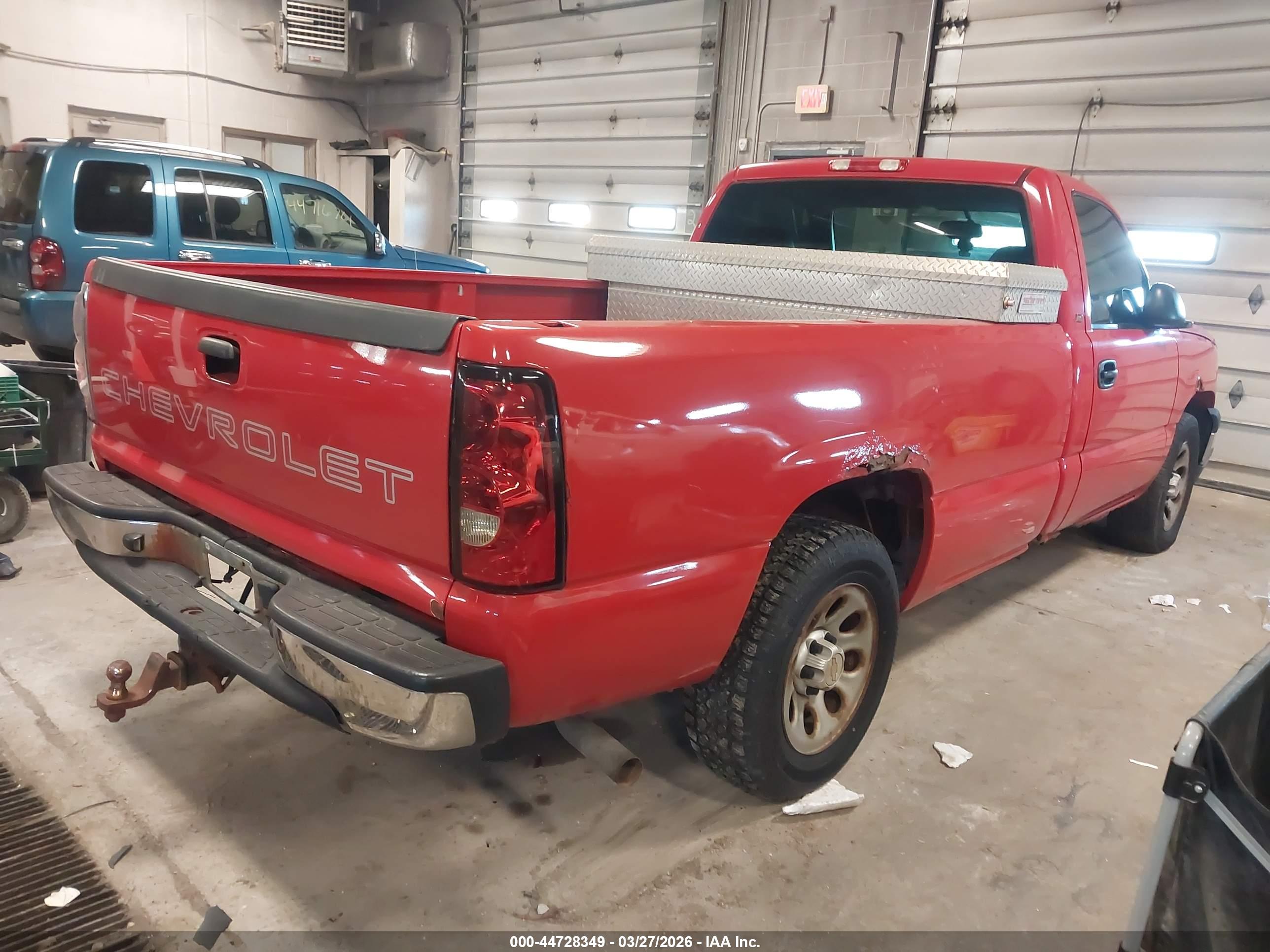 CHEVROLET SILVERADO image 4
