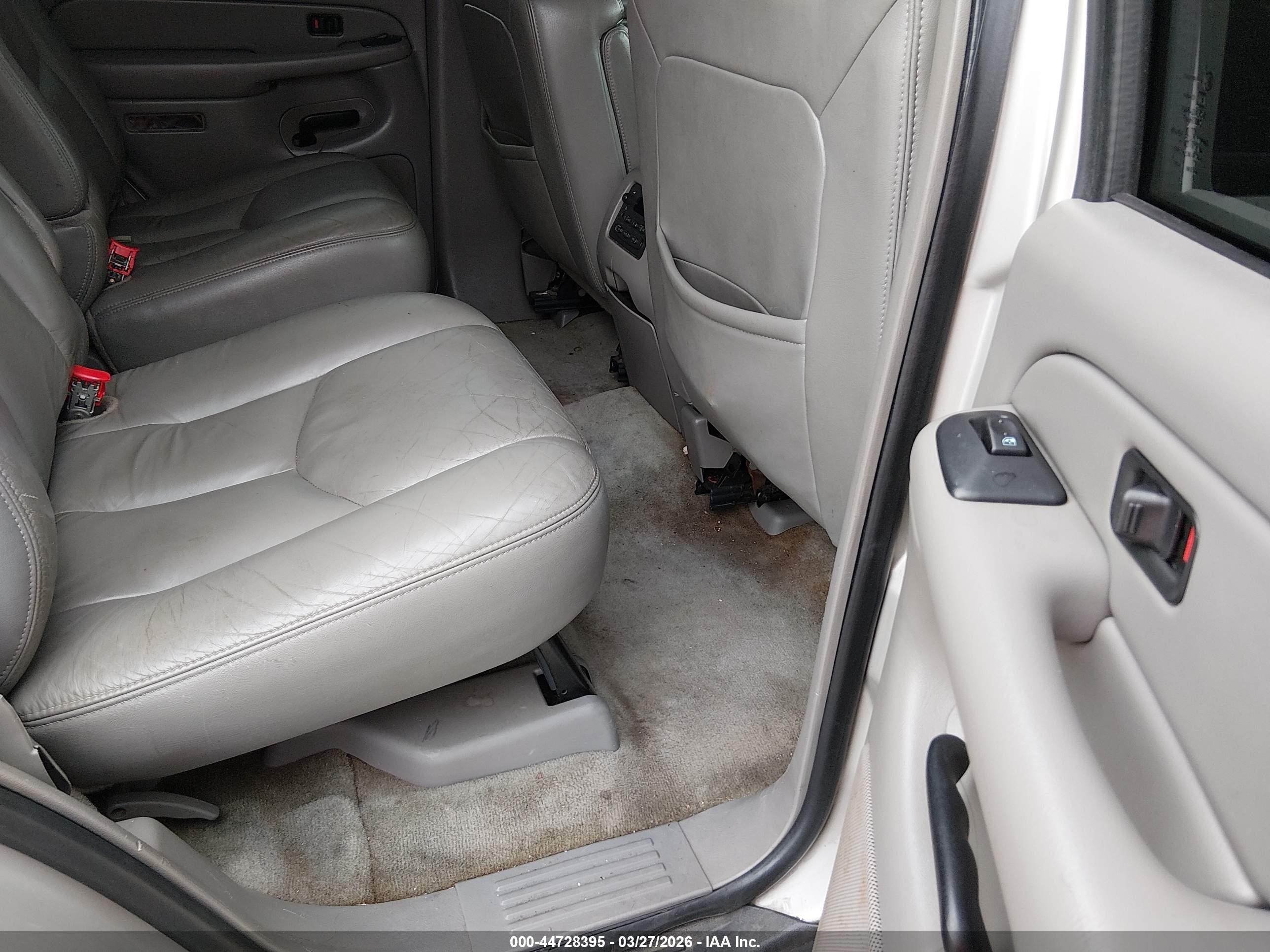 CHEVROLET TAHOE image 8