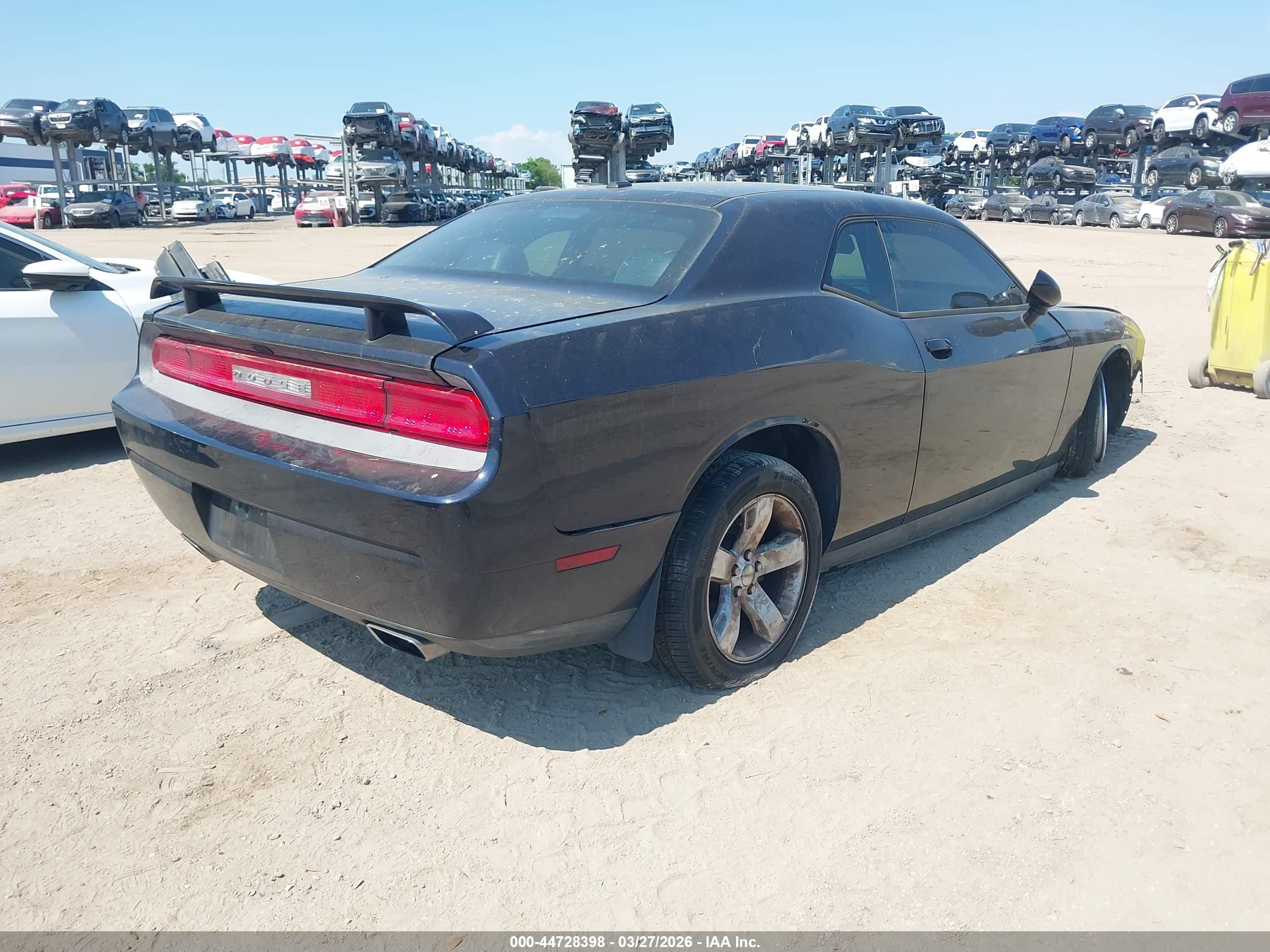 DODGE CHALLENGER image 4