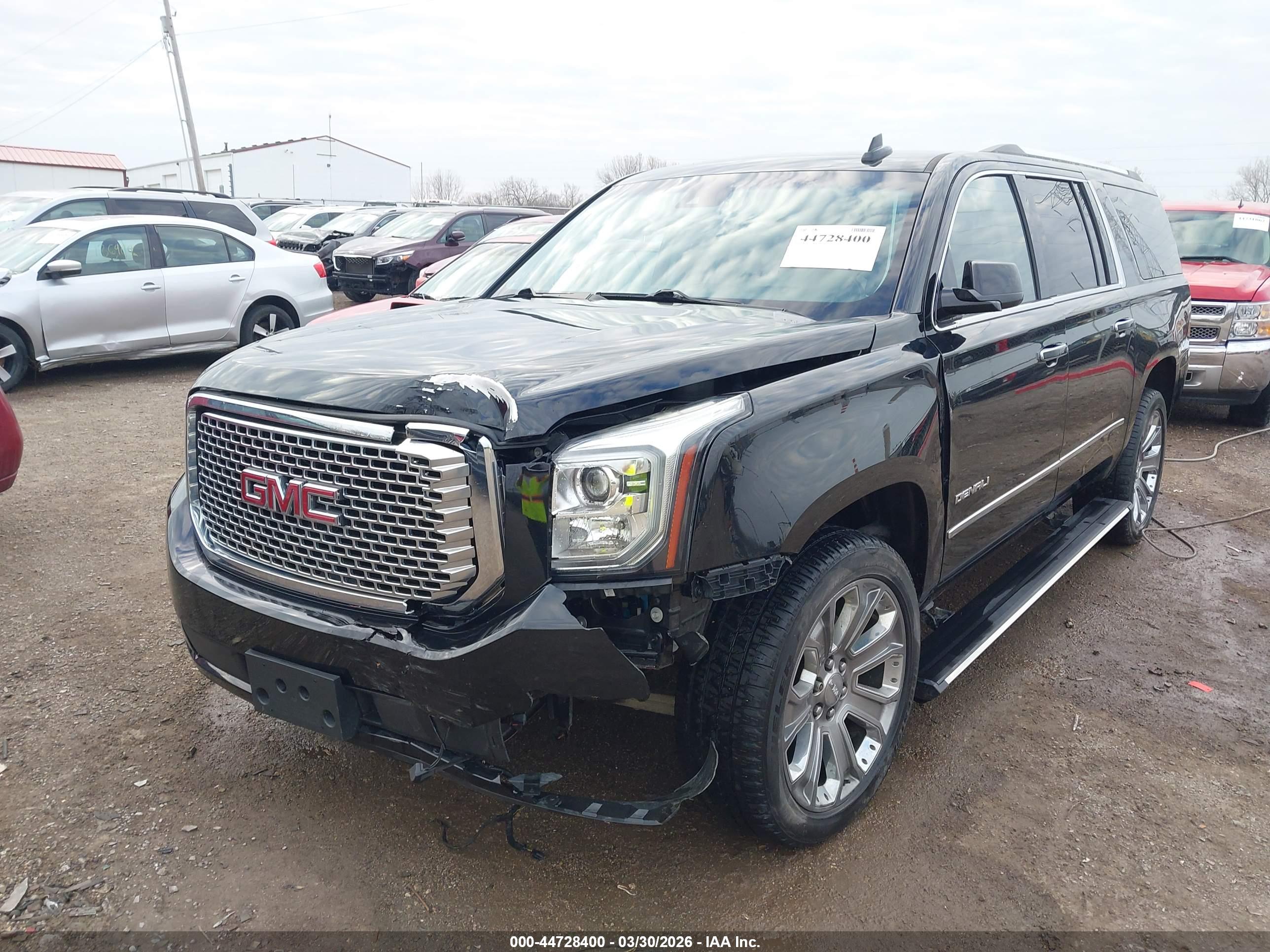 GMC YUKON image 6