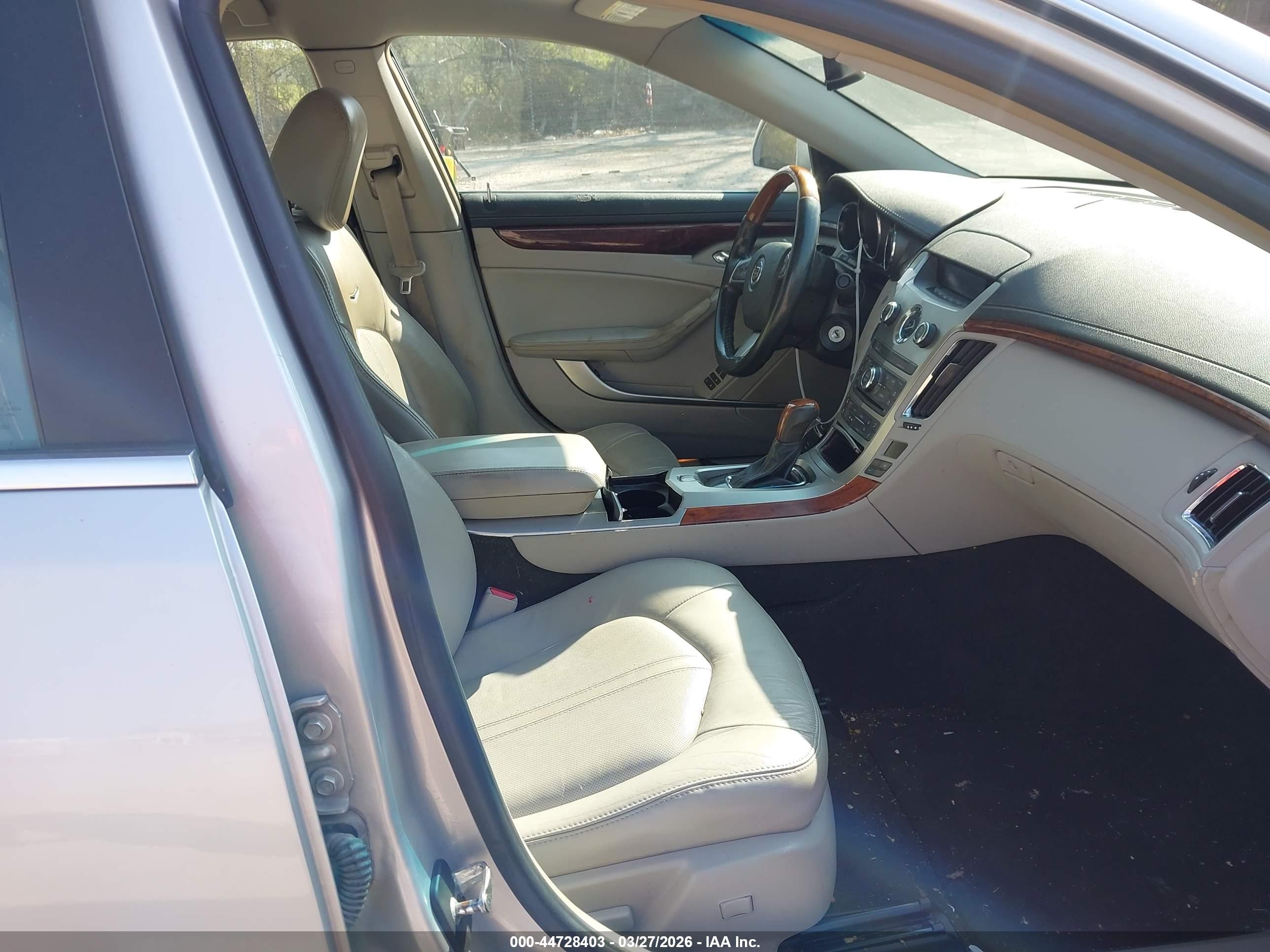 CADILLAC CTS image 5