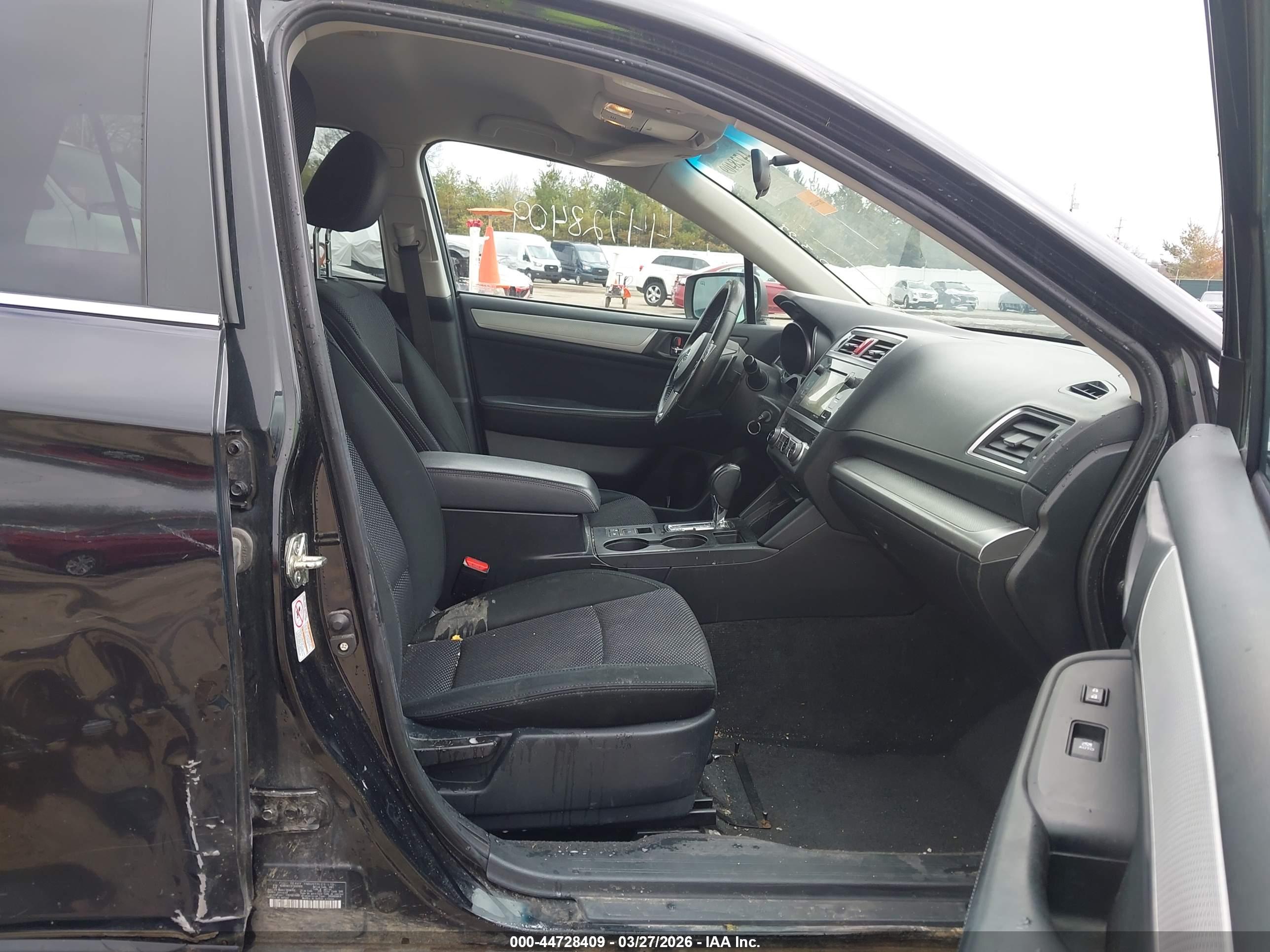 SUBARU OUTBACK image 5