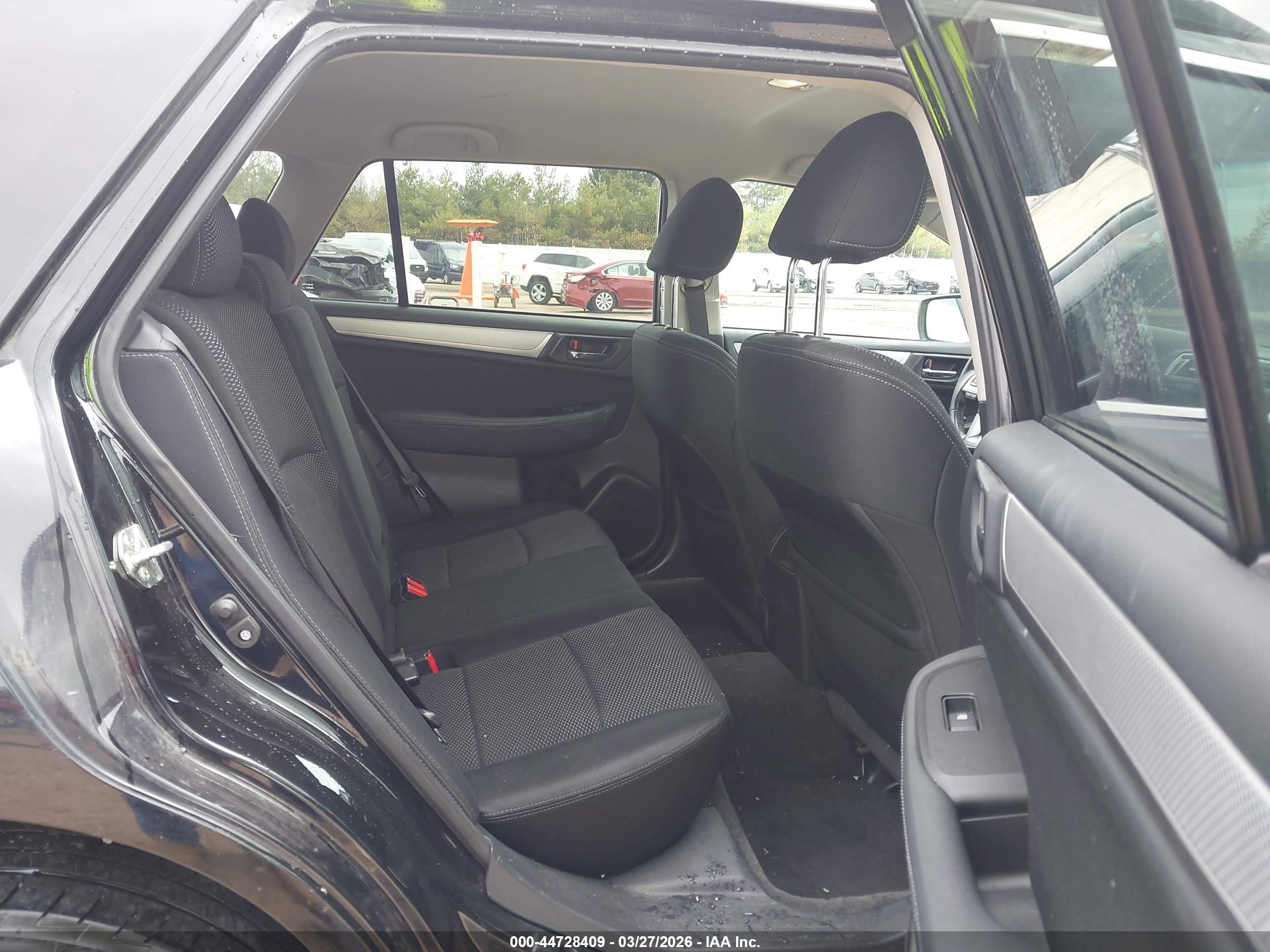 SUBARU OUTBACK image 8