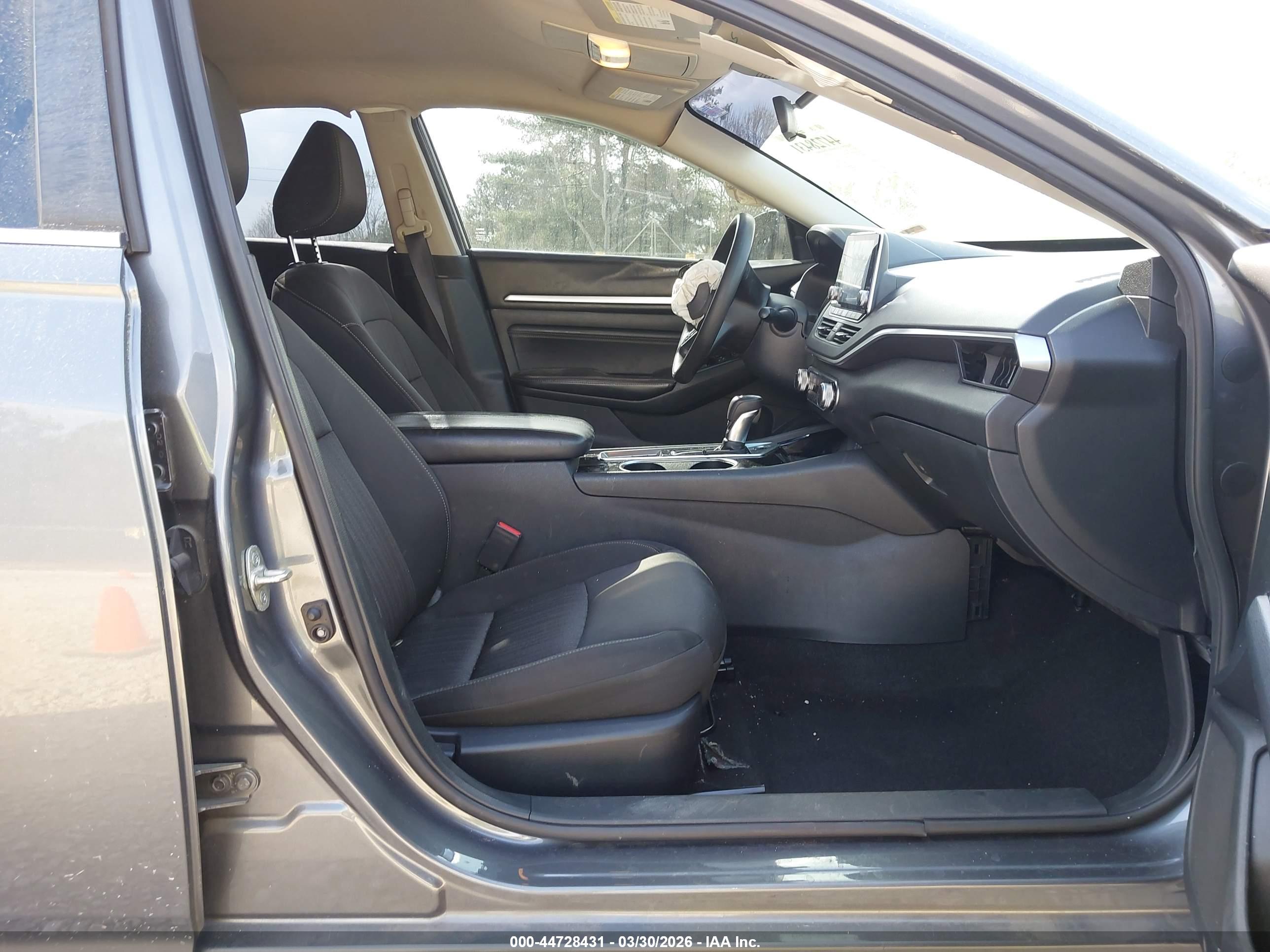 NISSAN ALTIMA image 5