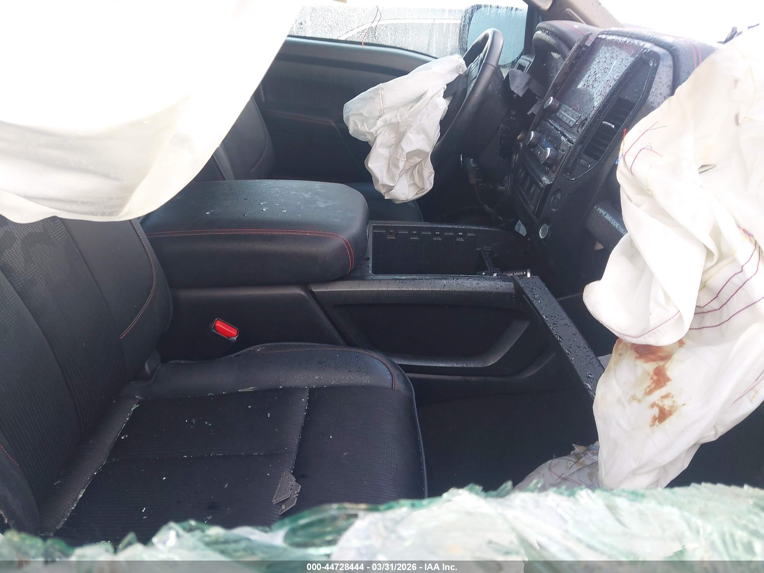 NISSAN TITAN image 5