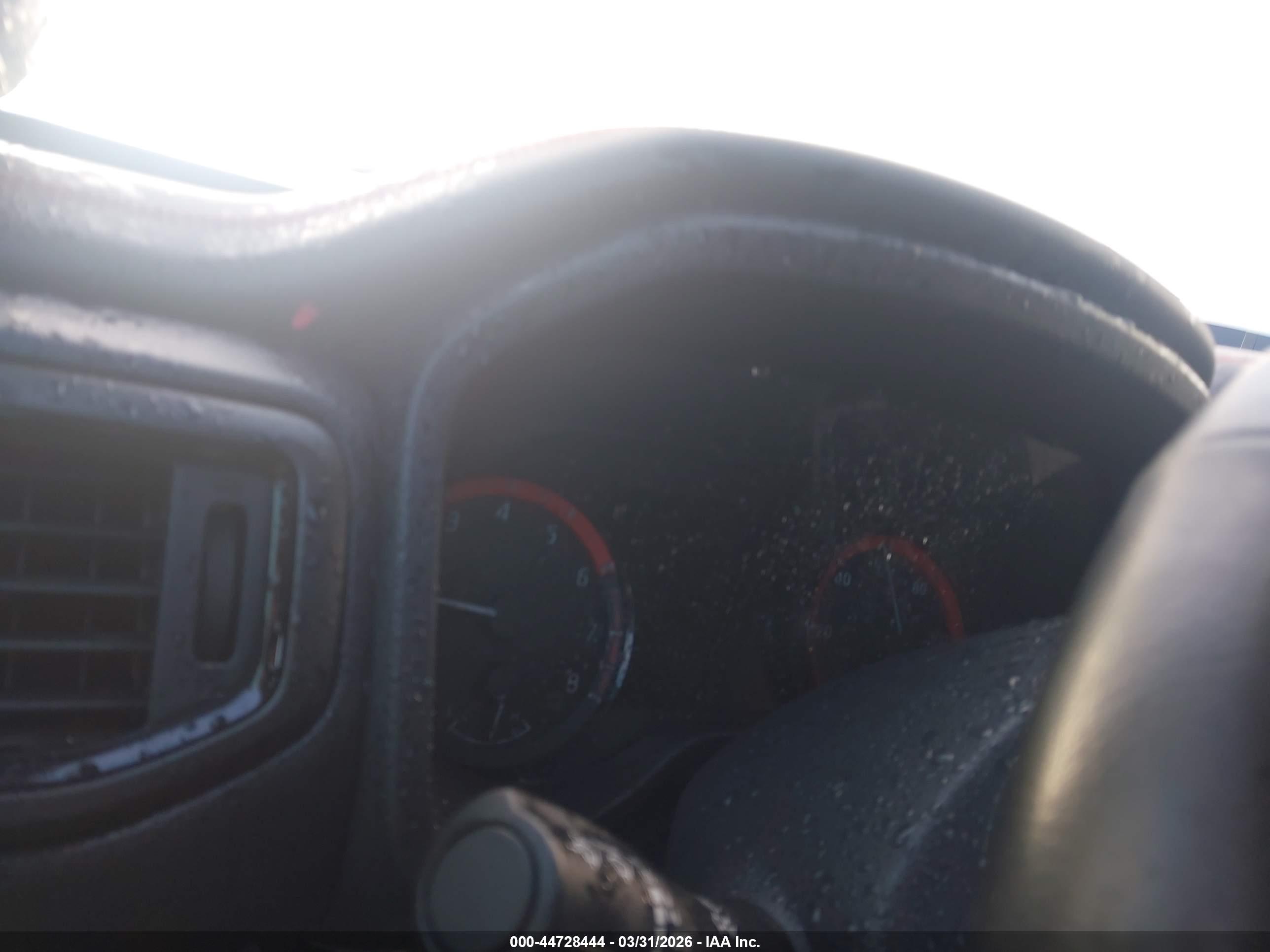 NISSAN TITAN image 7
