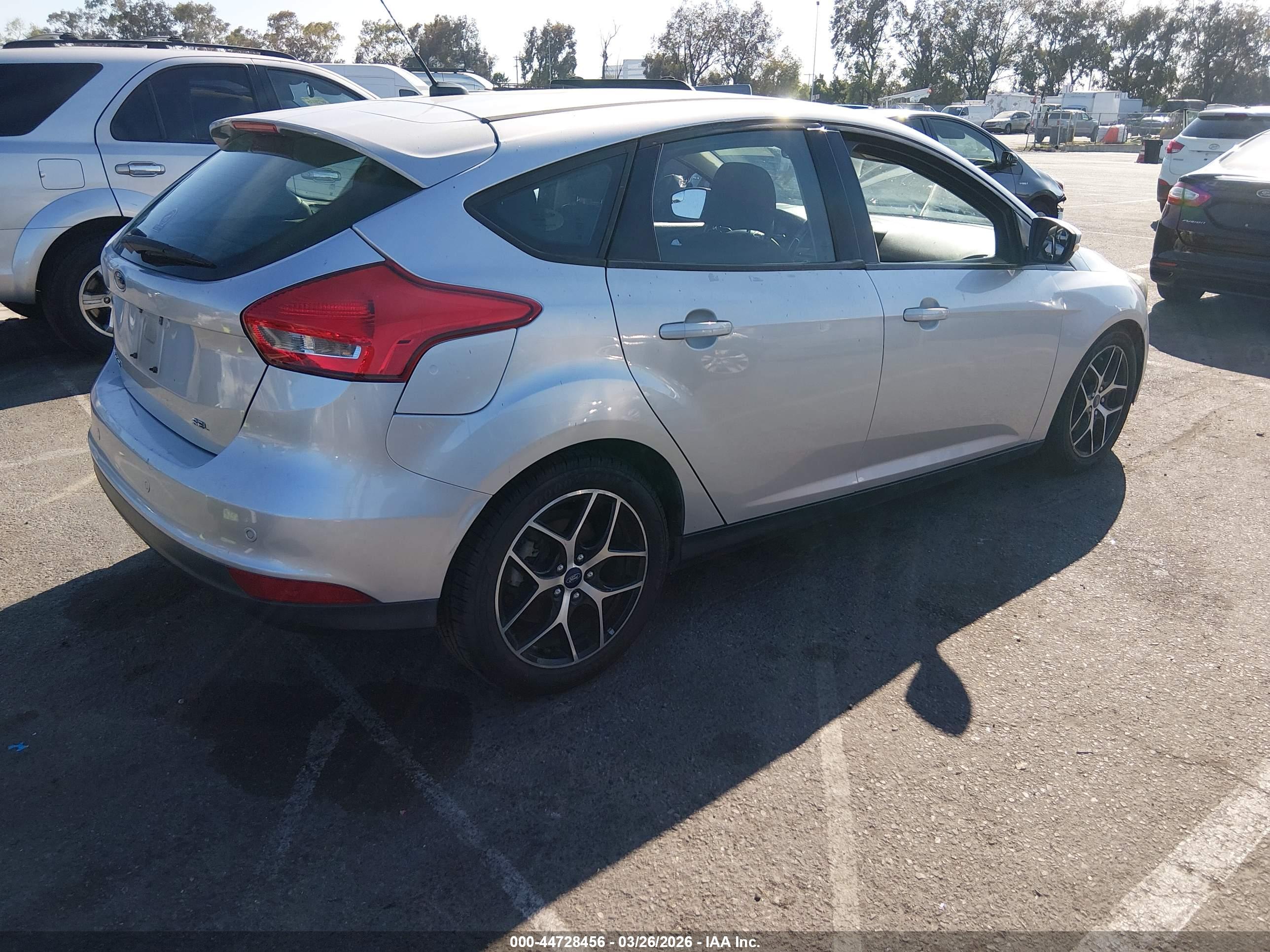 FORD FOCUS image 4