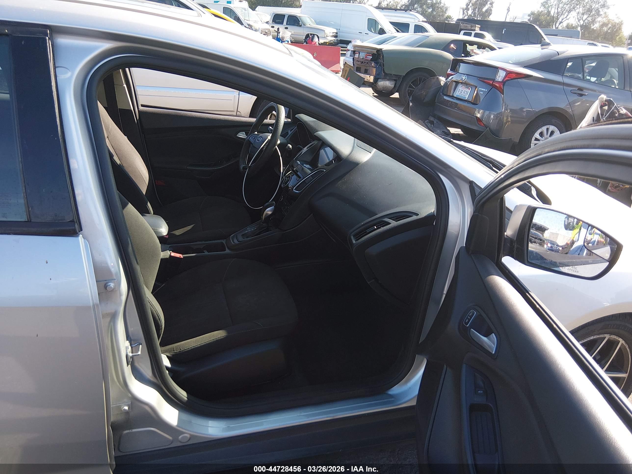 FORD FOCUS image 5