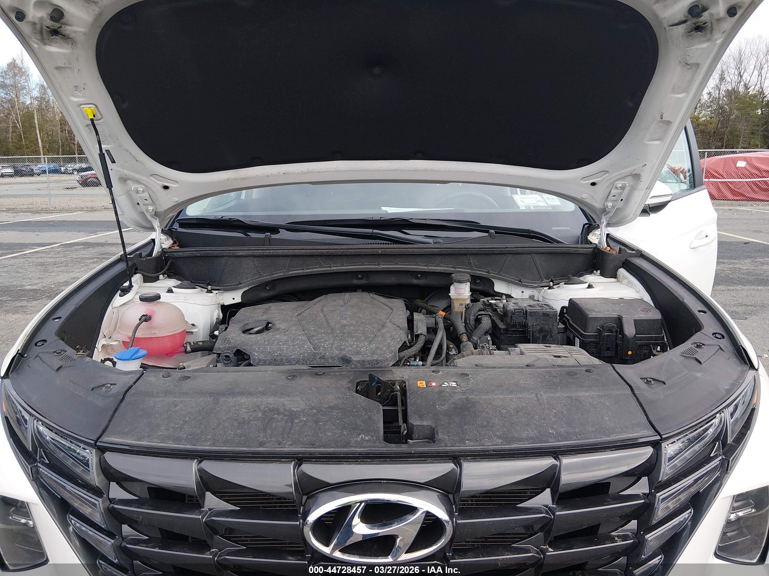 HYUNDAI TUCSON image 10