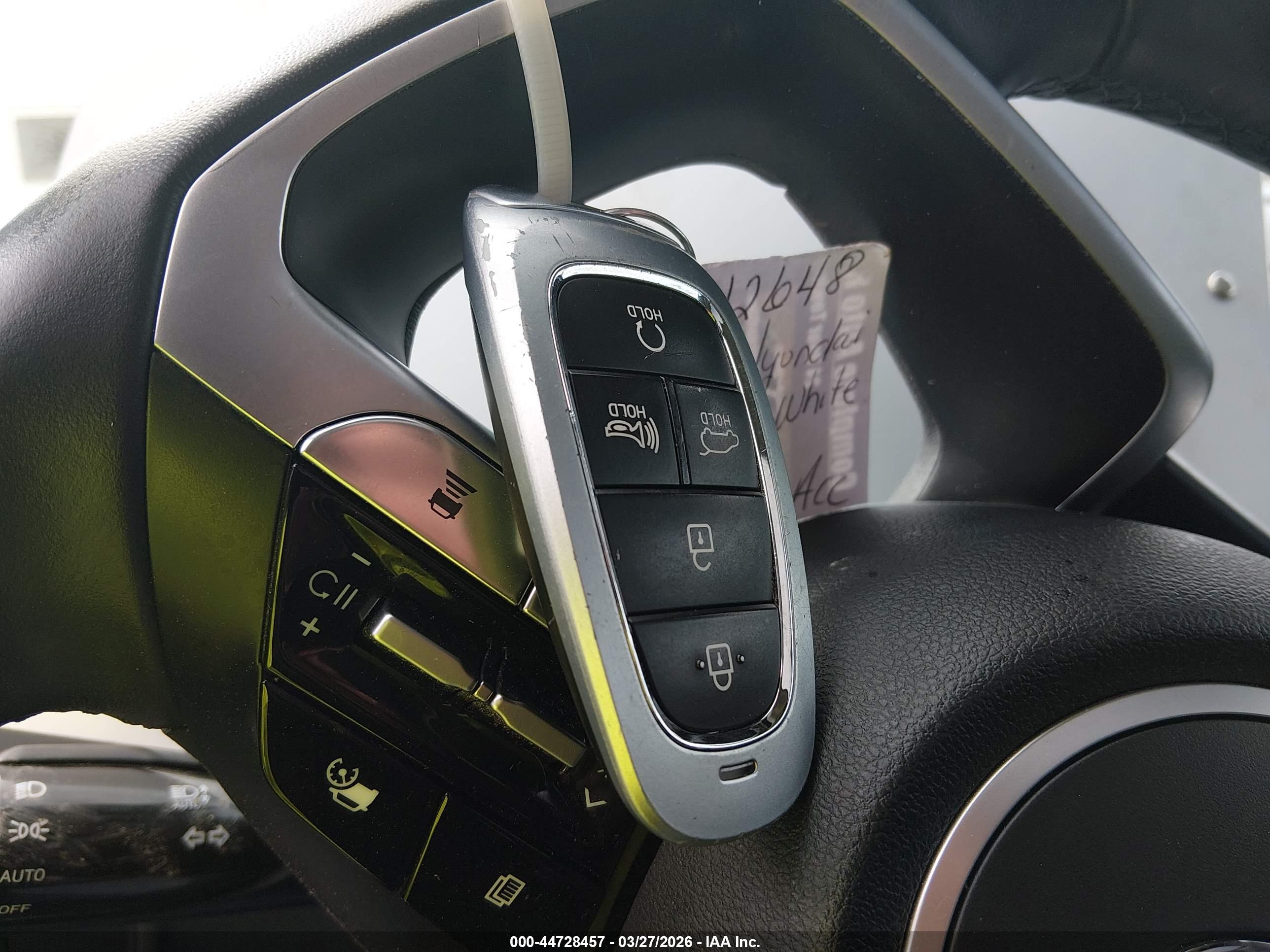 HYUNDAI TUCSON image 11