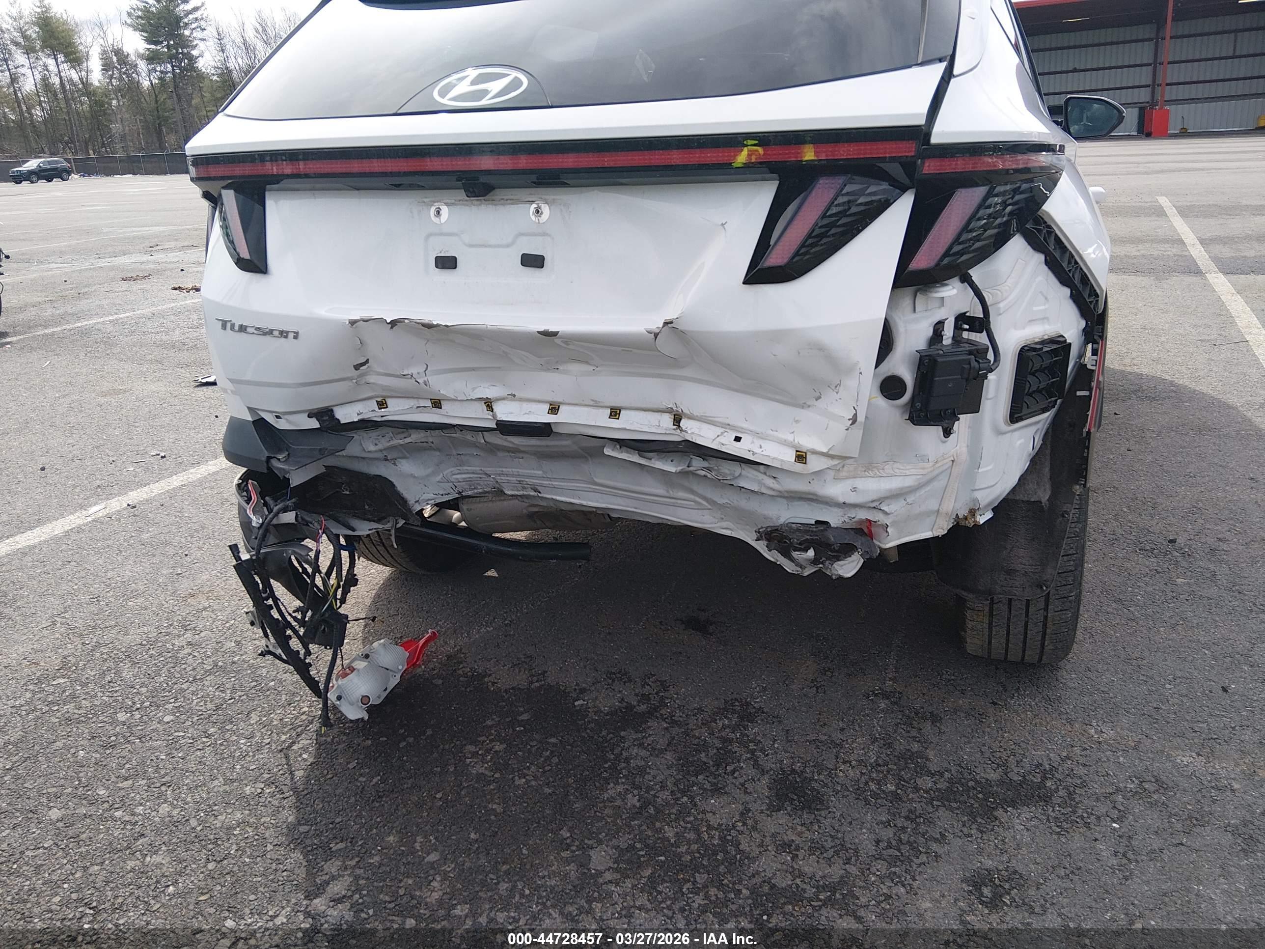 HYUNDAI TUCSON image 6