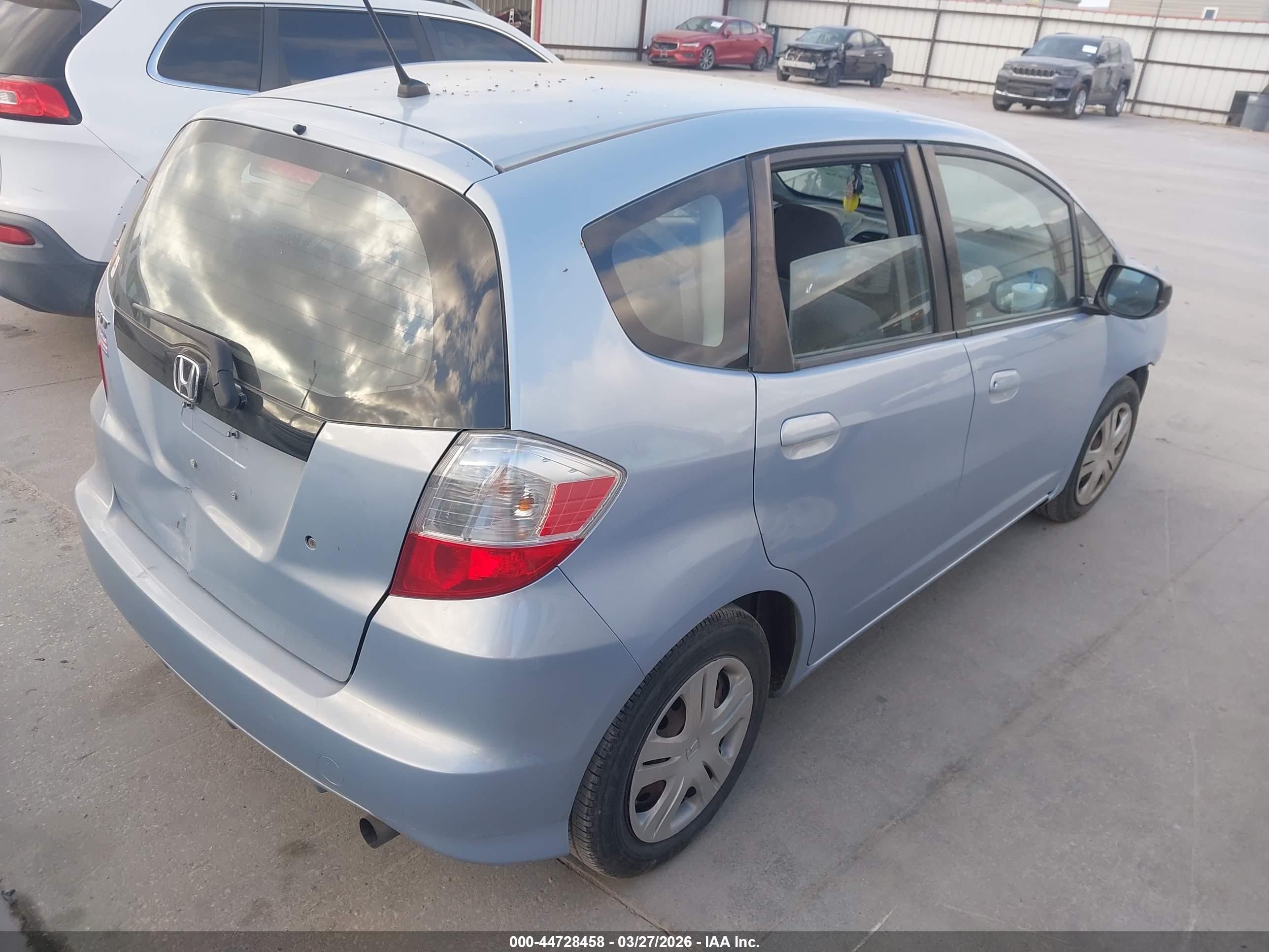 HONDA FIT image 4