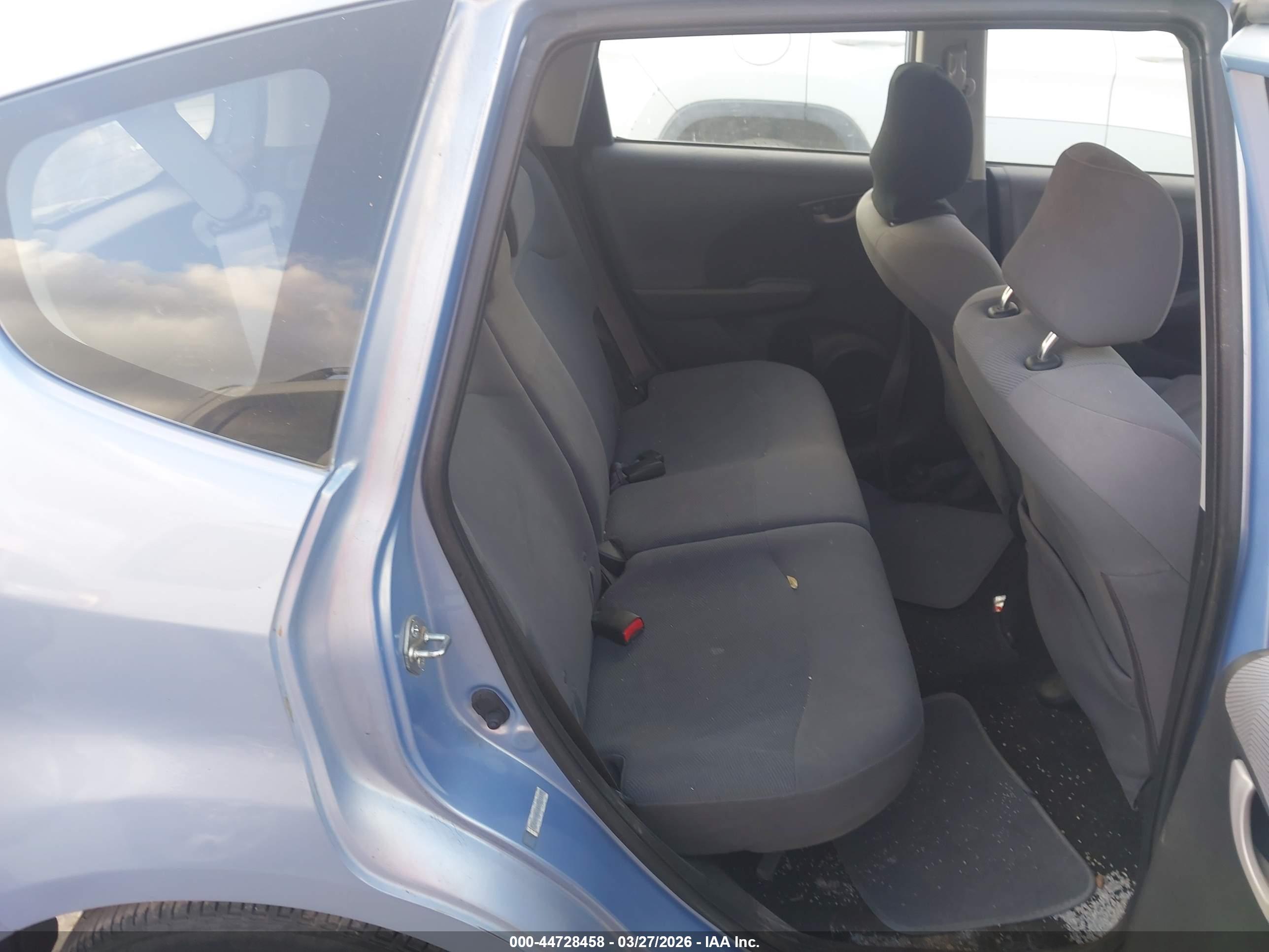 HONDA FIT image 8