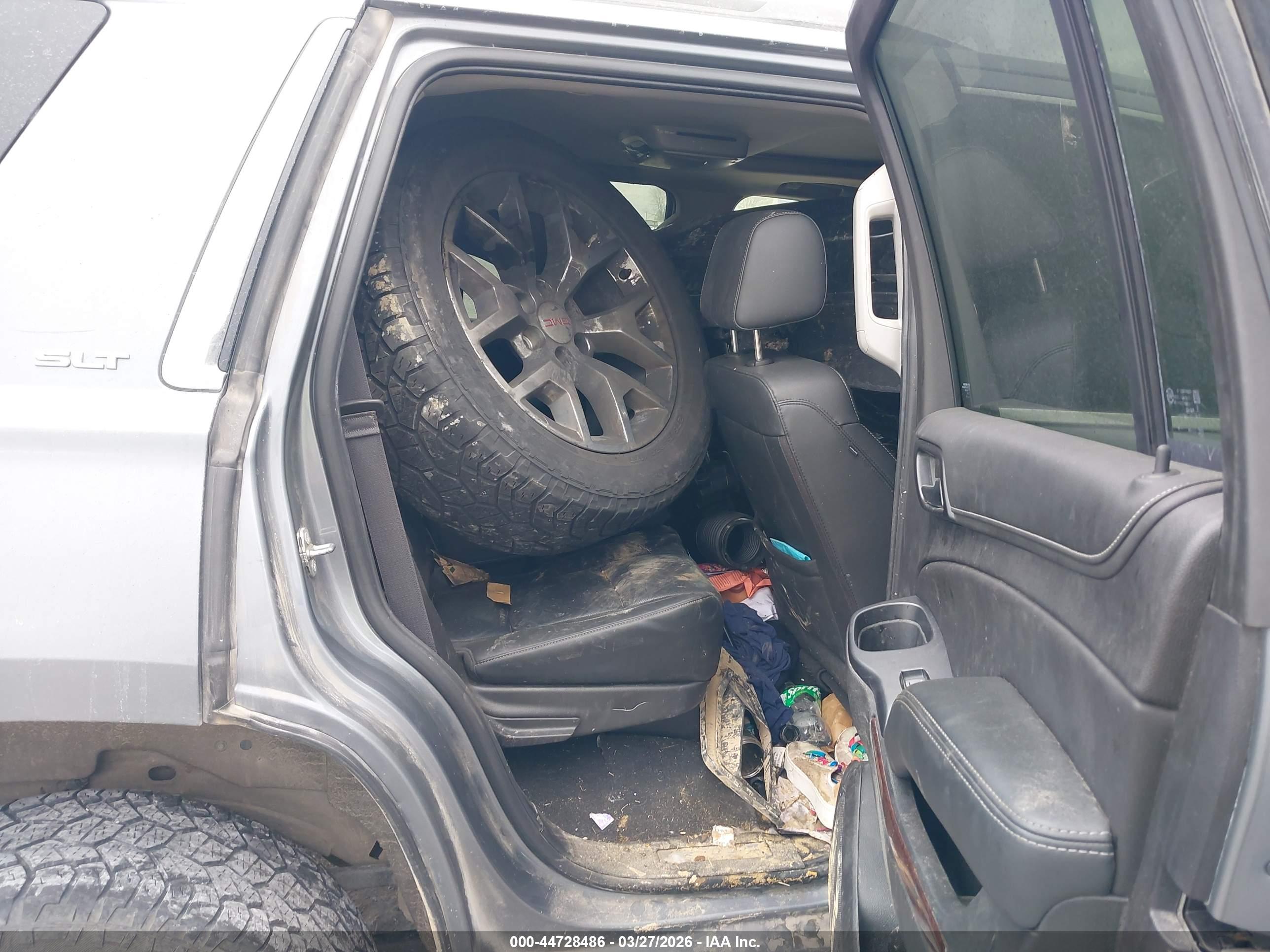 GMC YUKON image 8