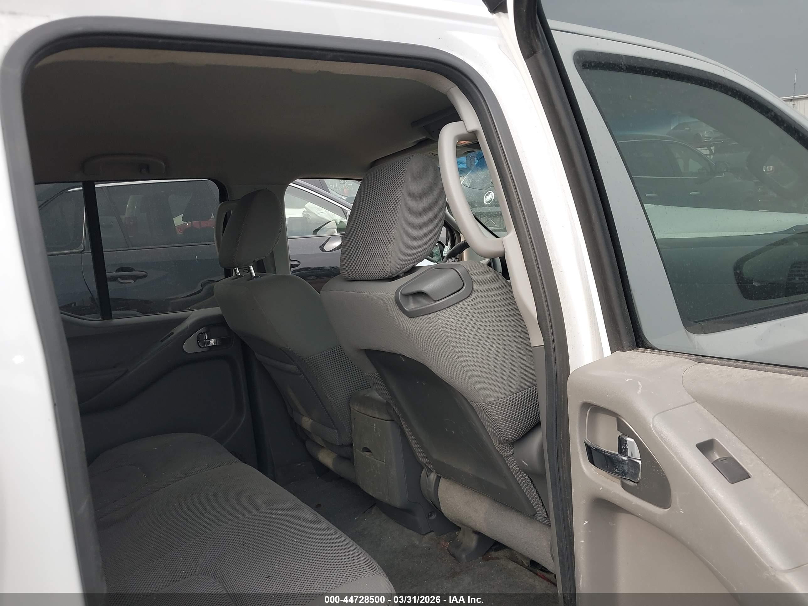 NISSAN FRONTIER image 8
