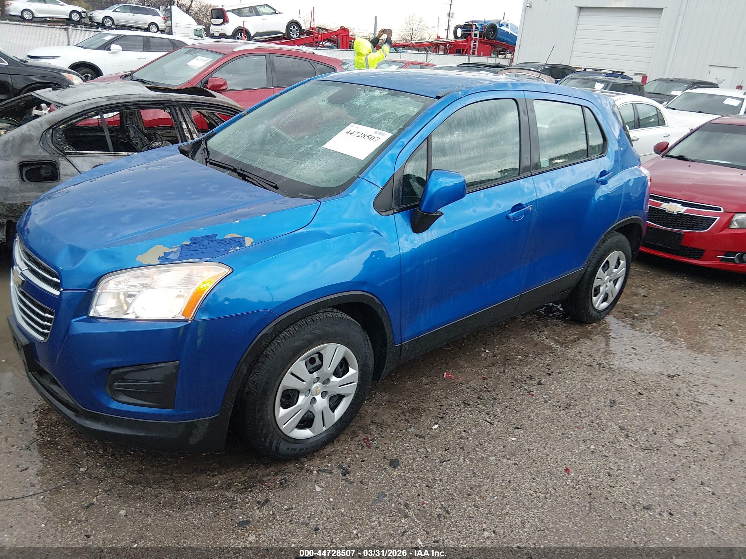 CHEVROLET TRAX image 2