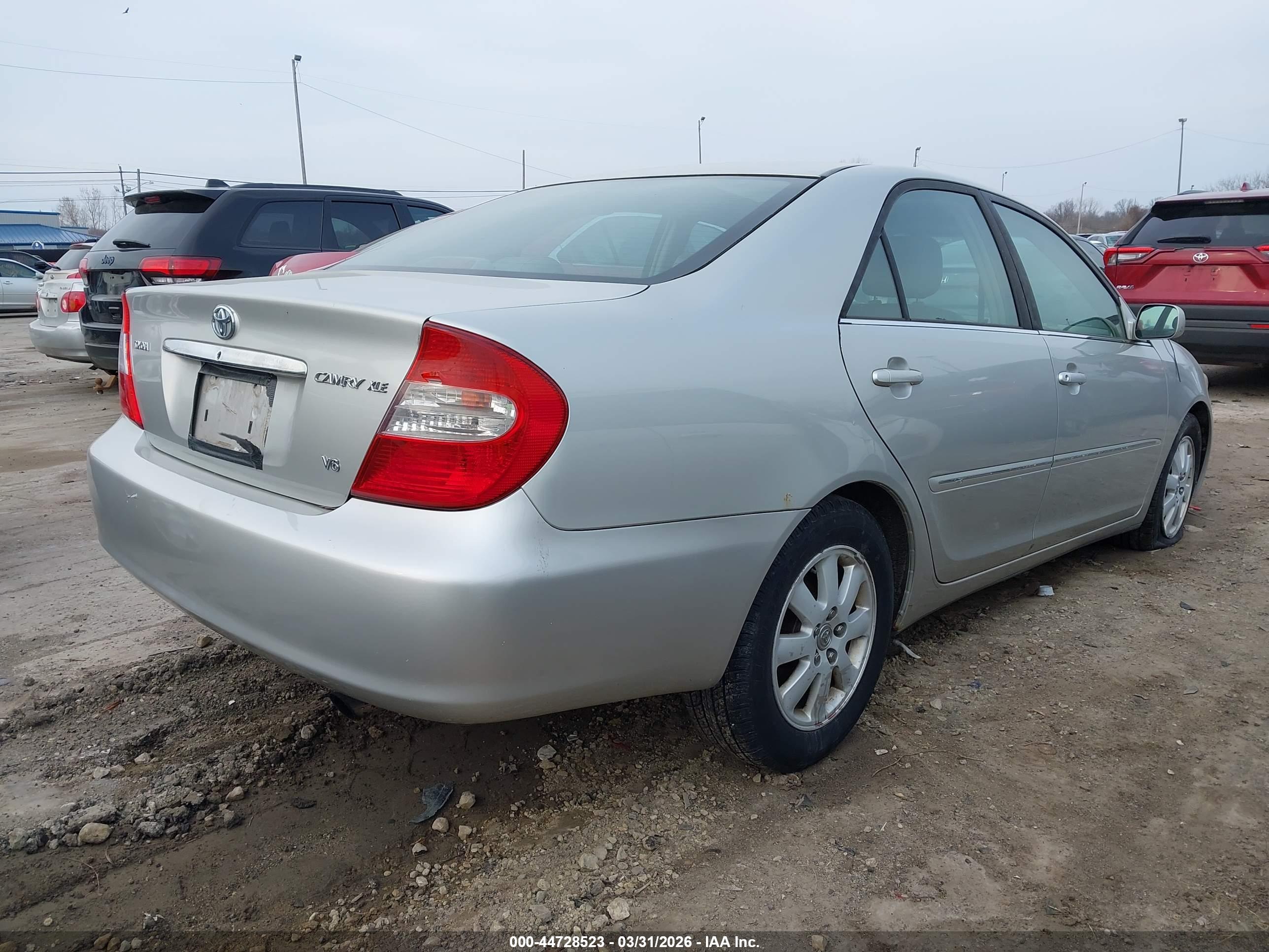 TOYOTA CAMRY image 4