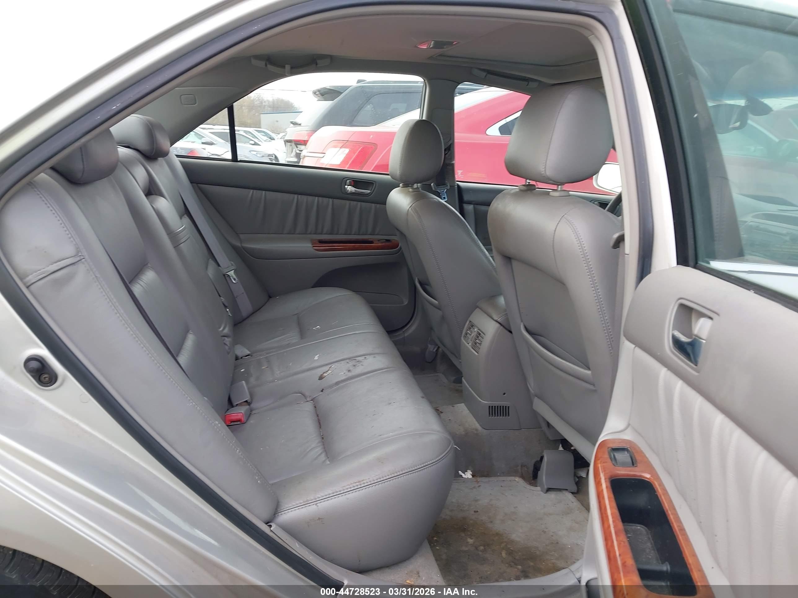 TOYOTA CAMRY image 8