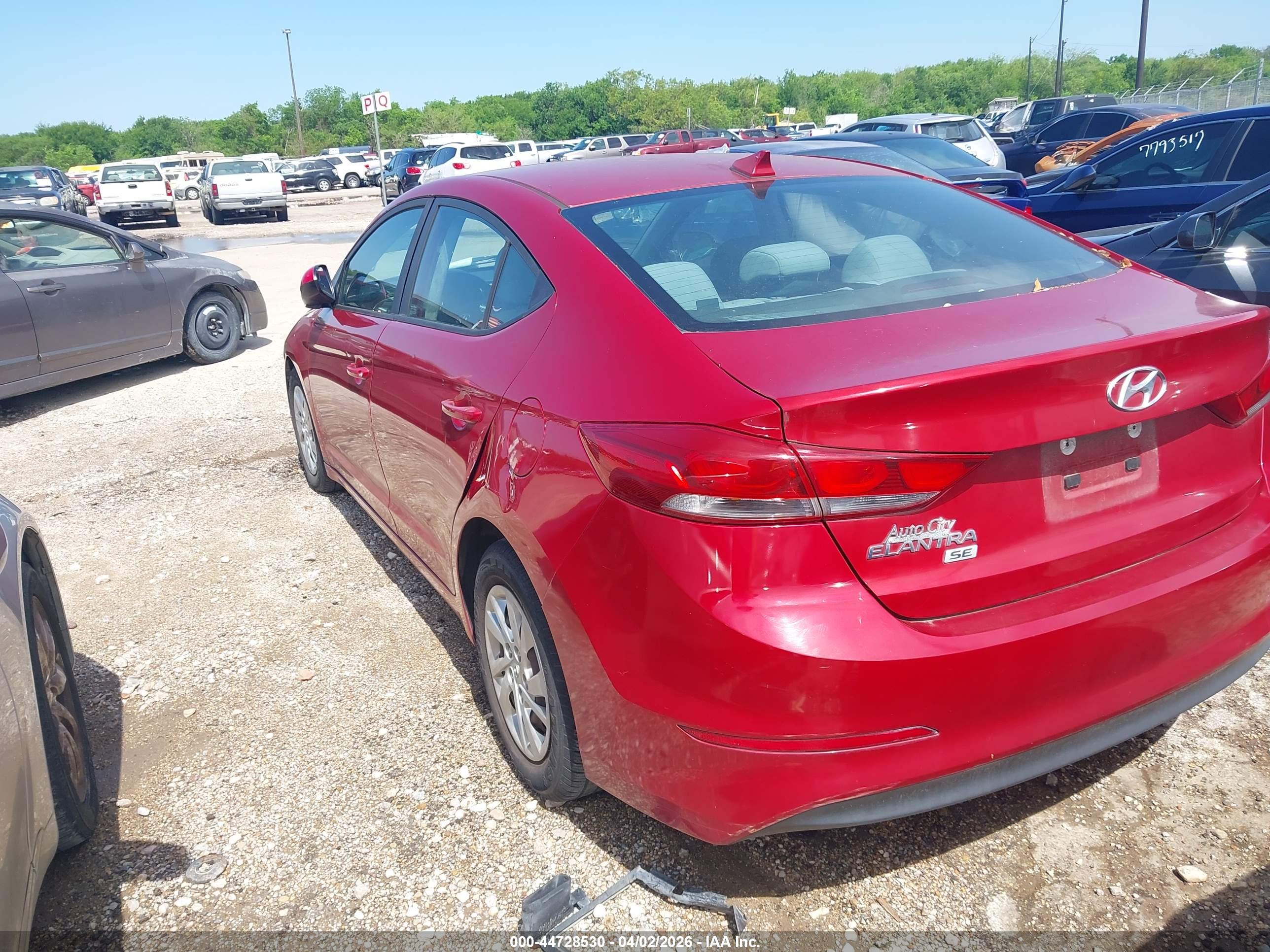 HYUNDAI ELANTRA image 3