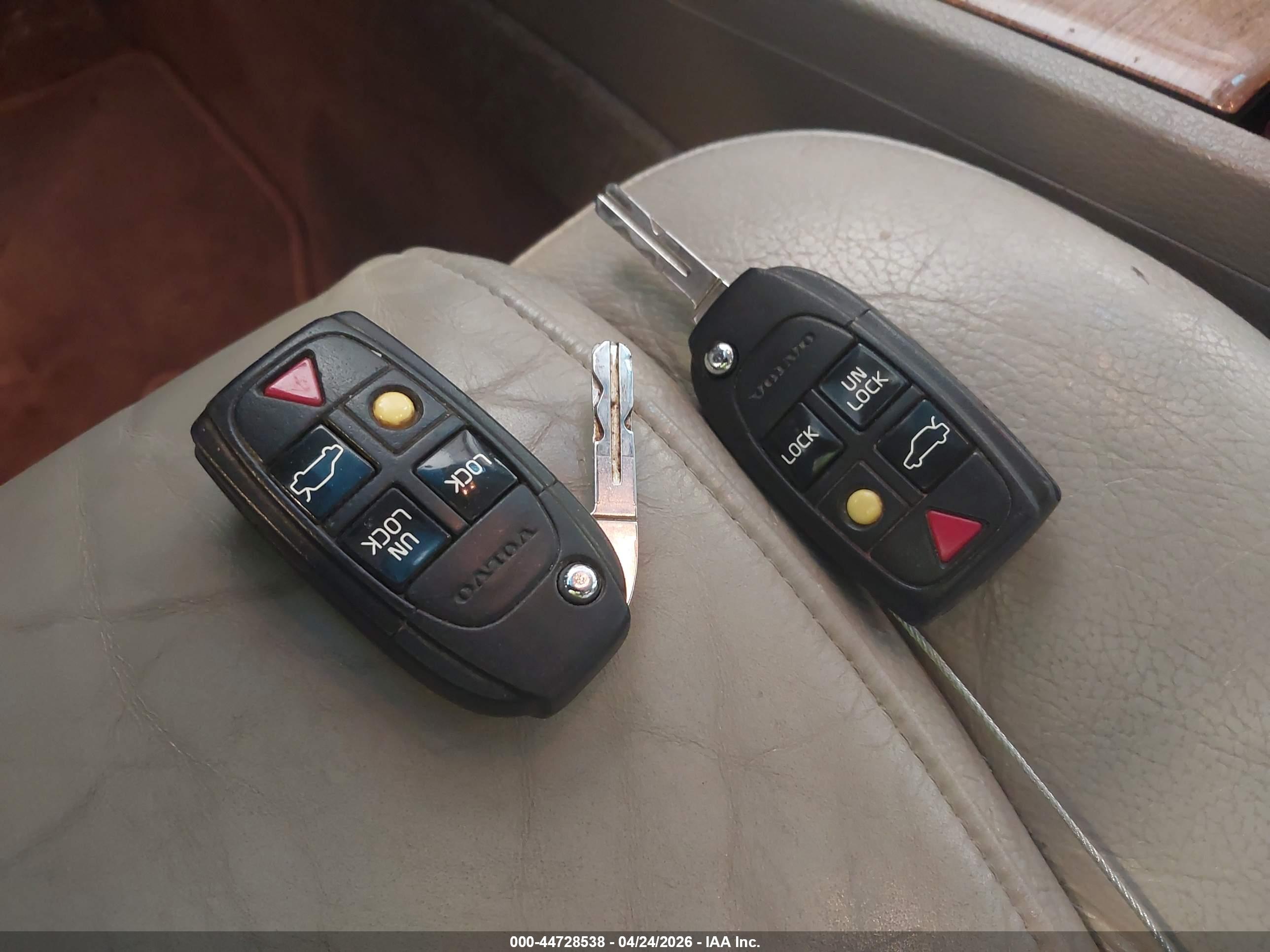 VOLVO XC90 image 11