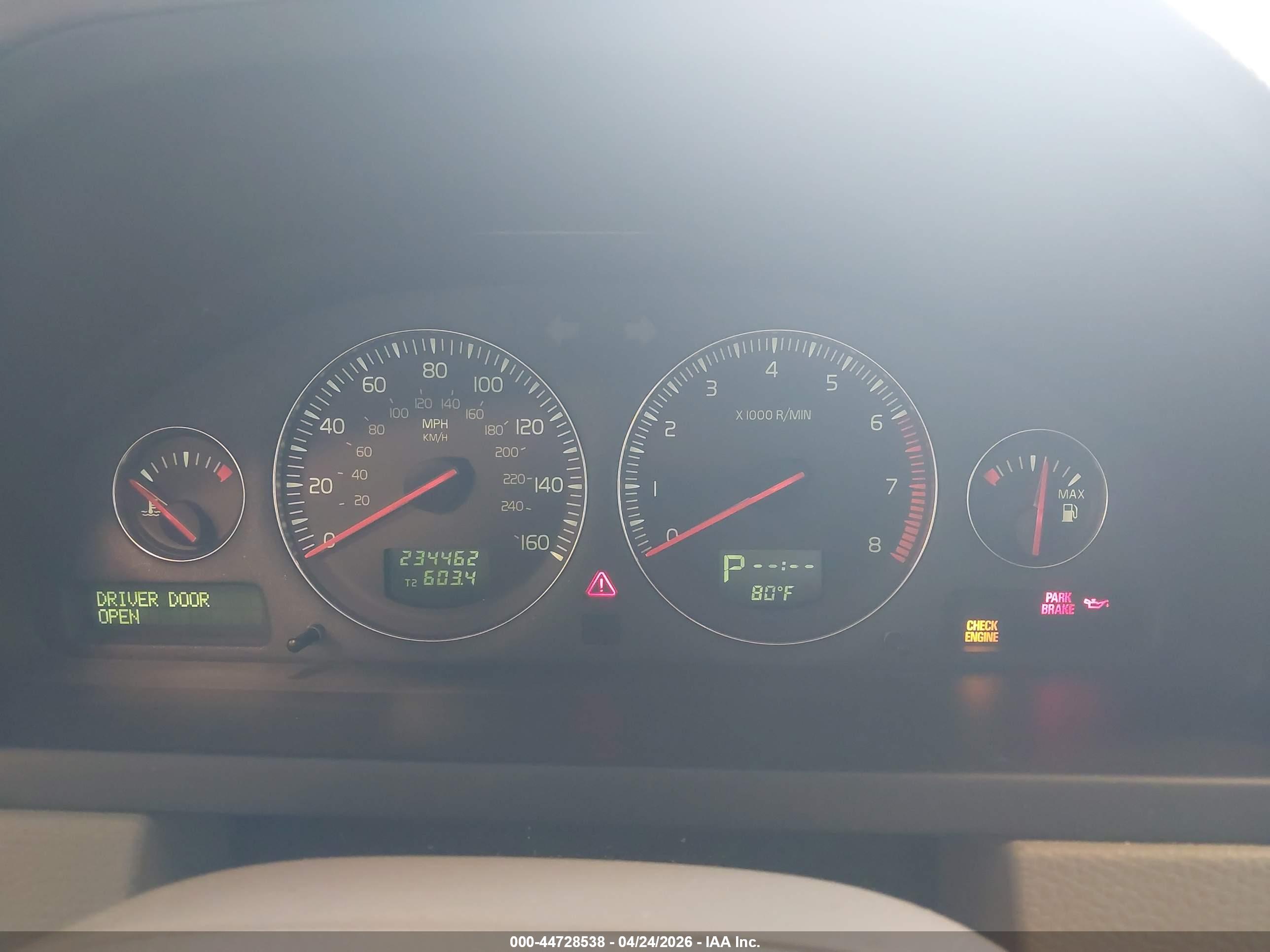 VOLVO XC90 image 7