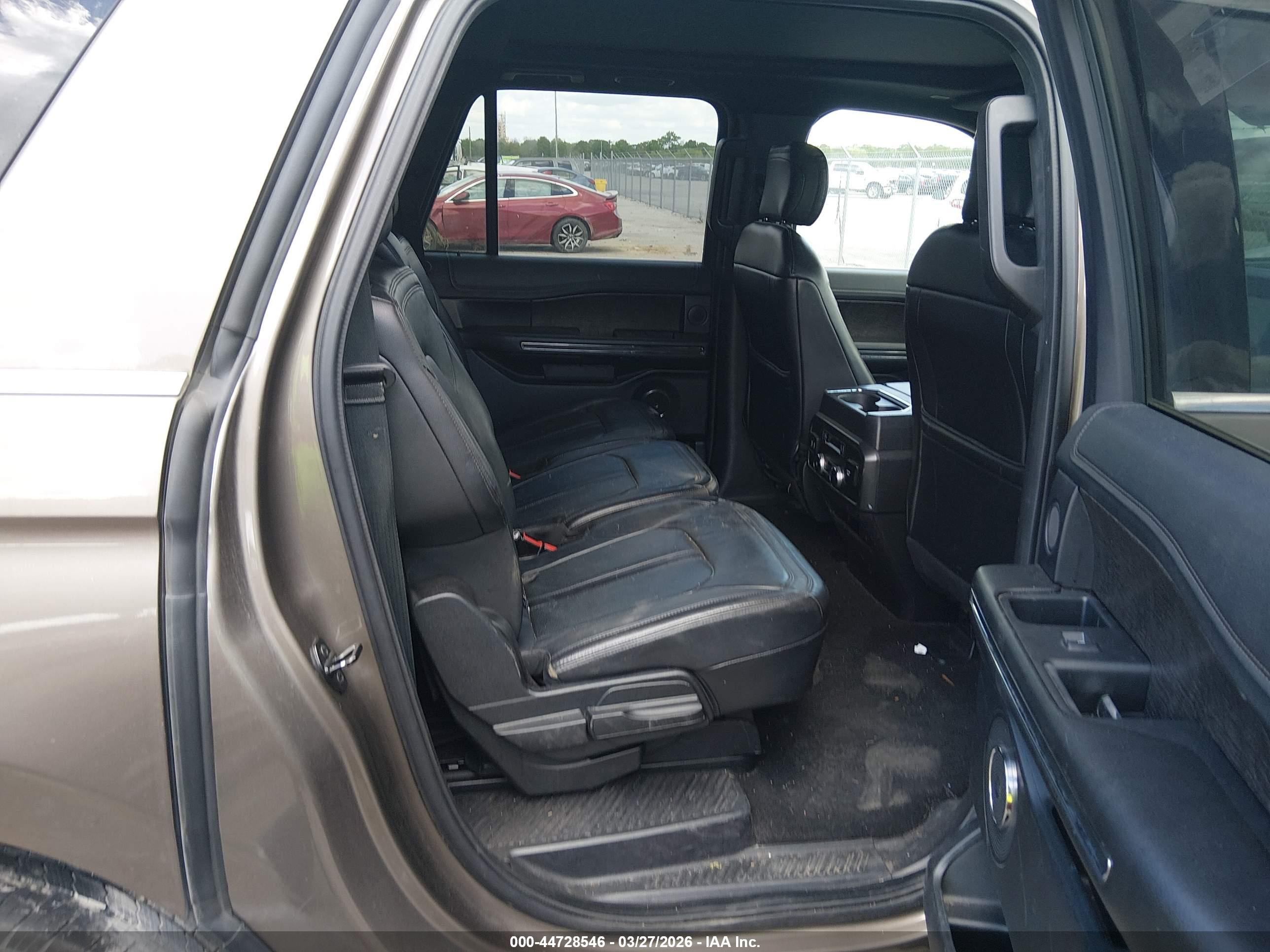 FORD EXPEDITION image 8