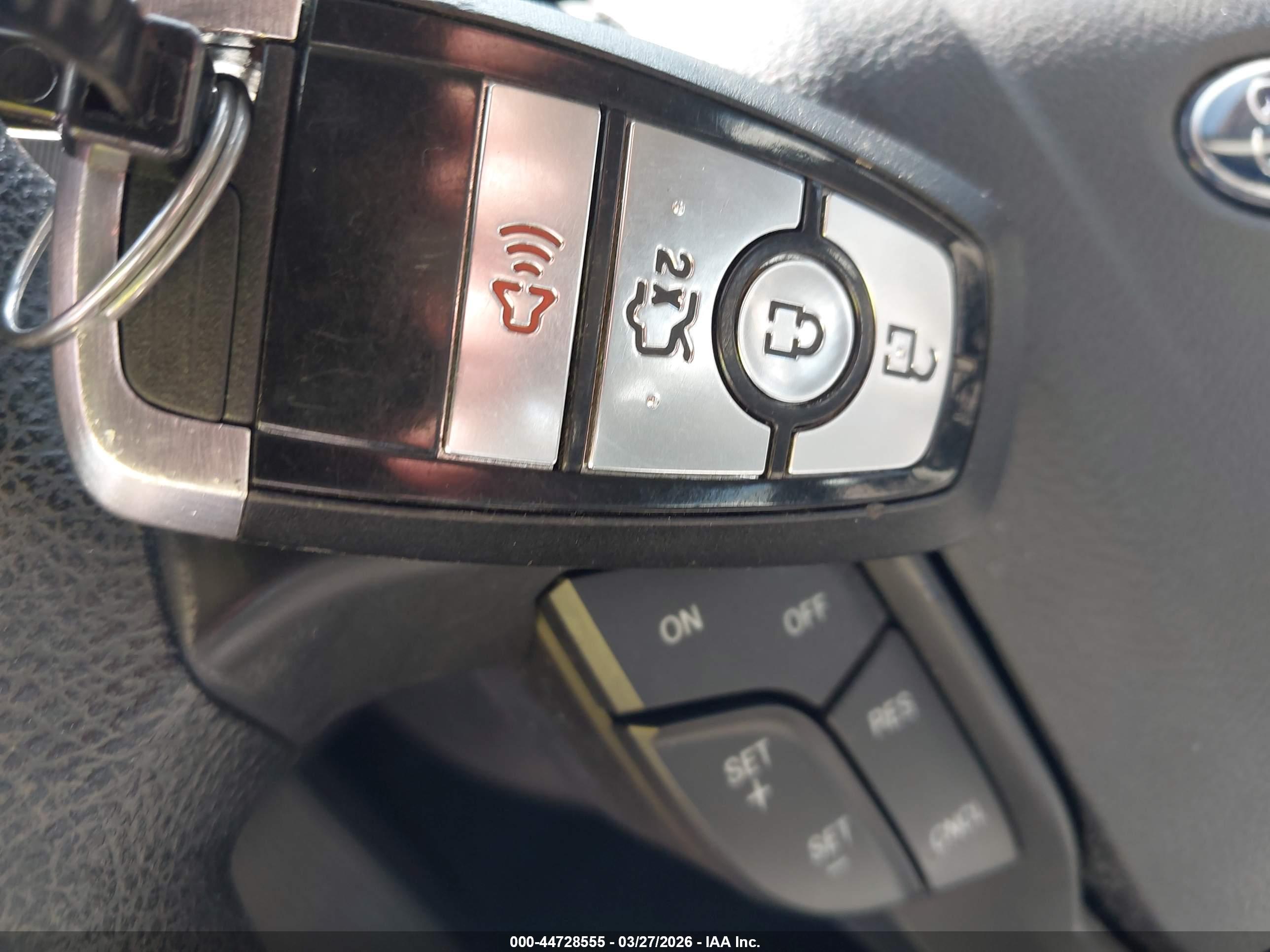 FORD FUSION image 11