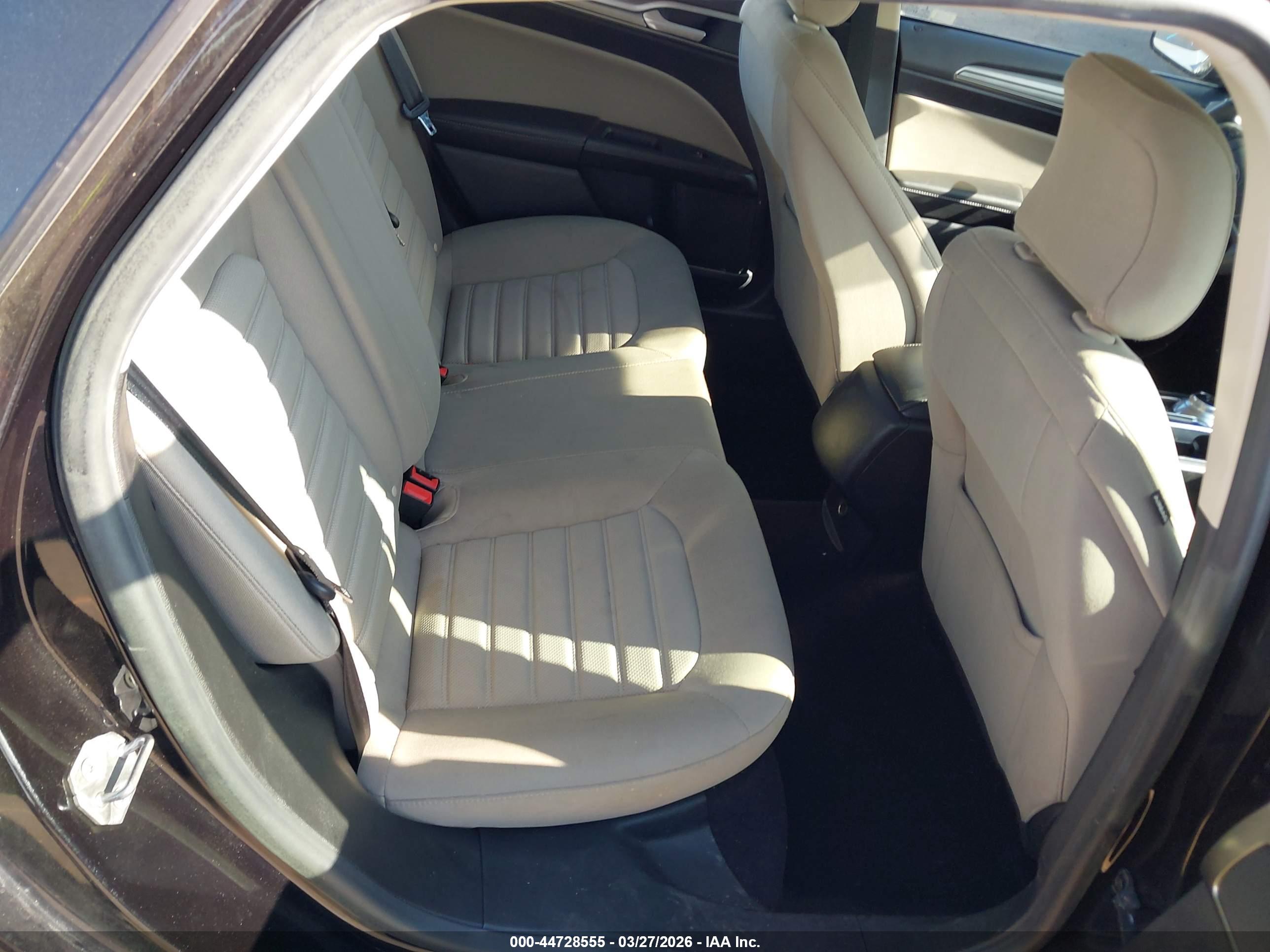 FORD FUSION image 8