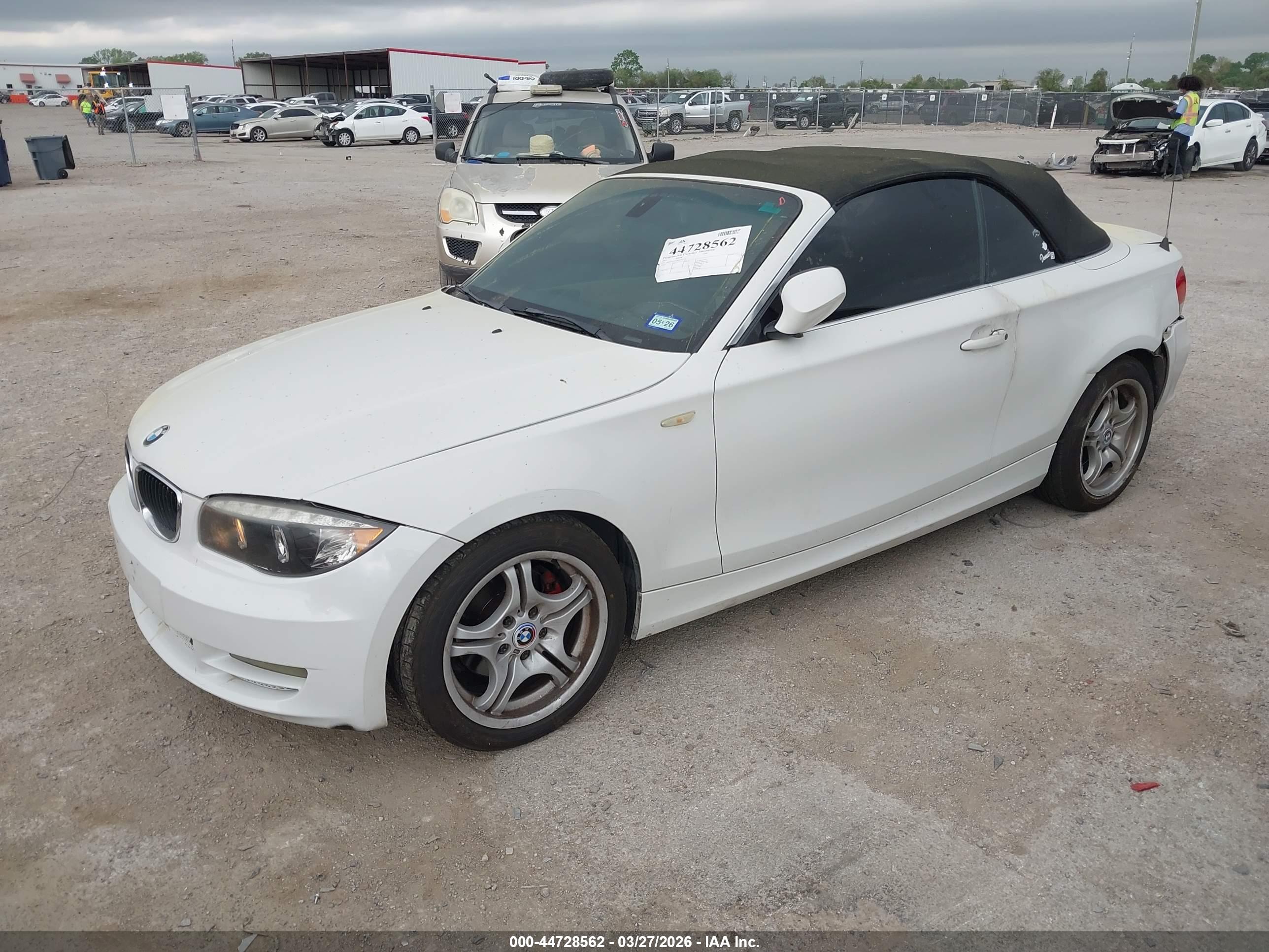 BMW 128I image 2