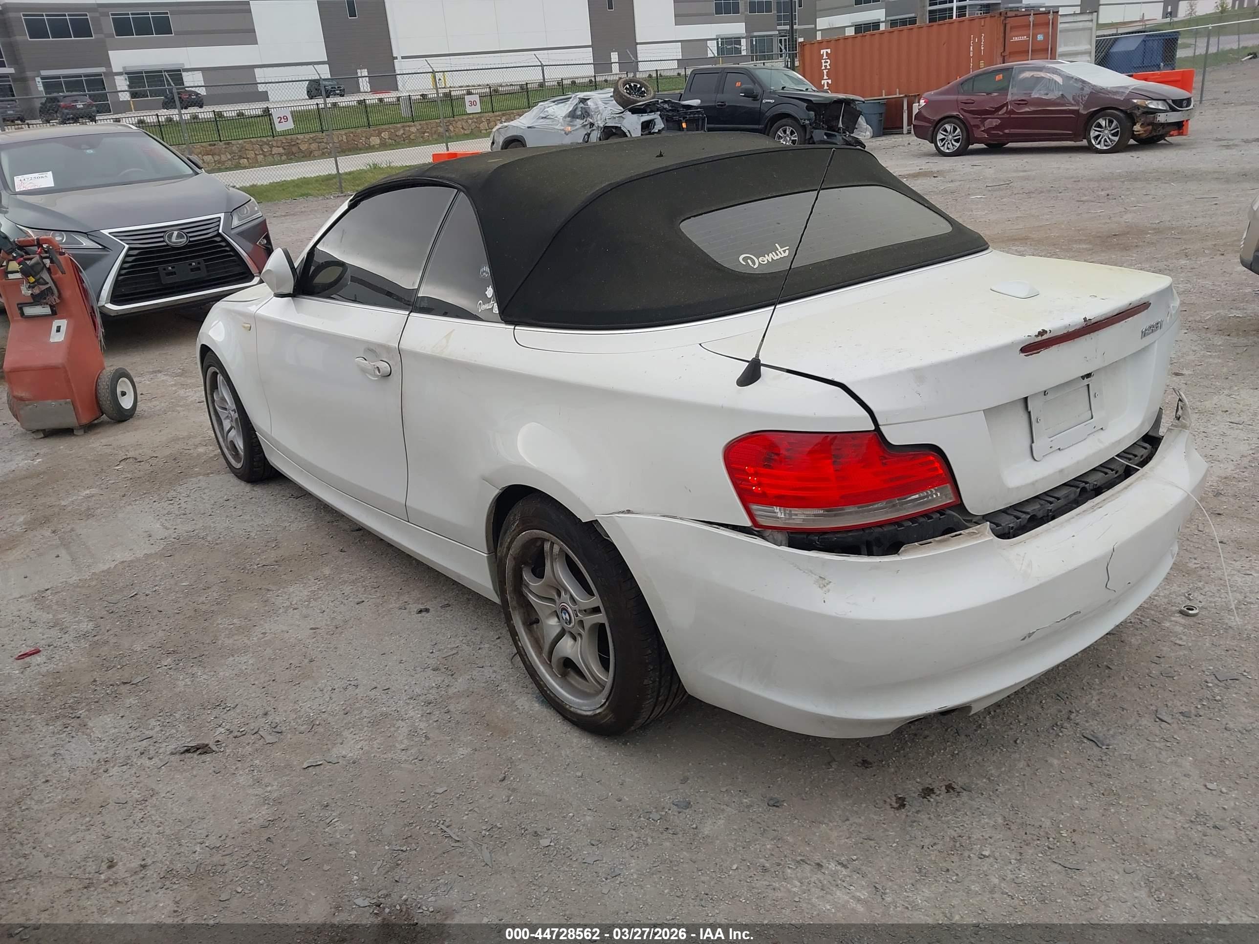 BMW 128I image 3