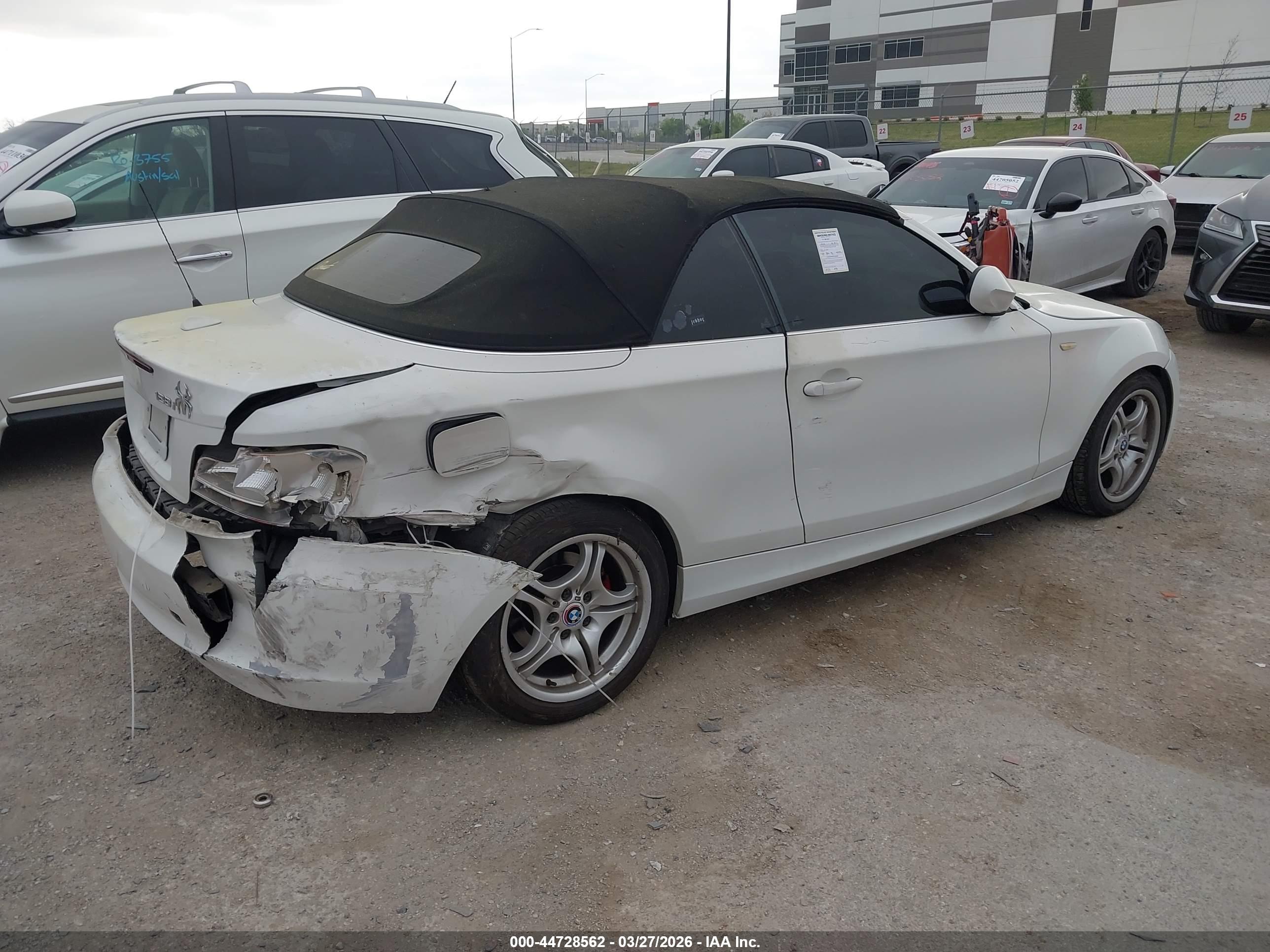 BMW 128I image 4
